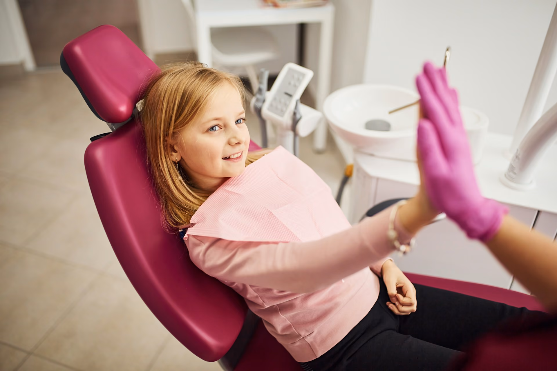 When to Visit an Emergency Dental Clinic for Kids