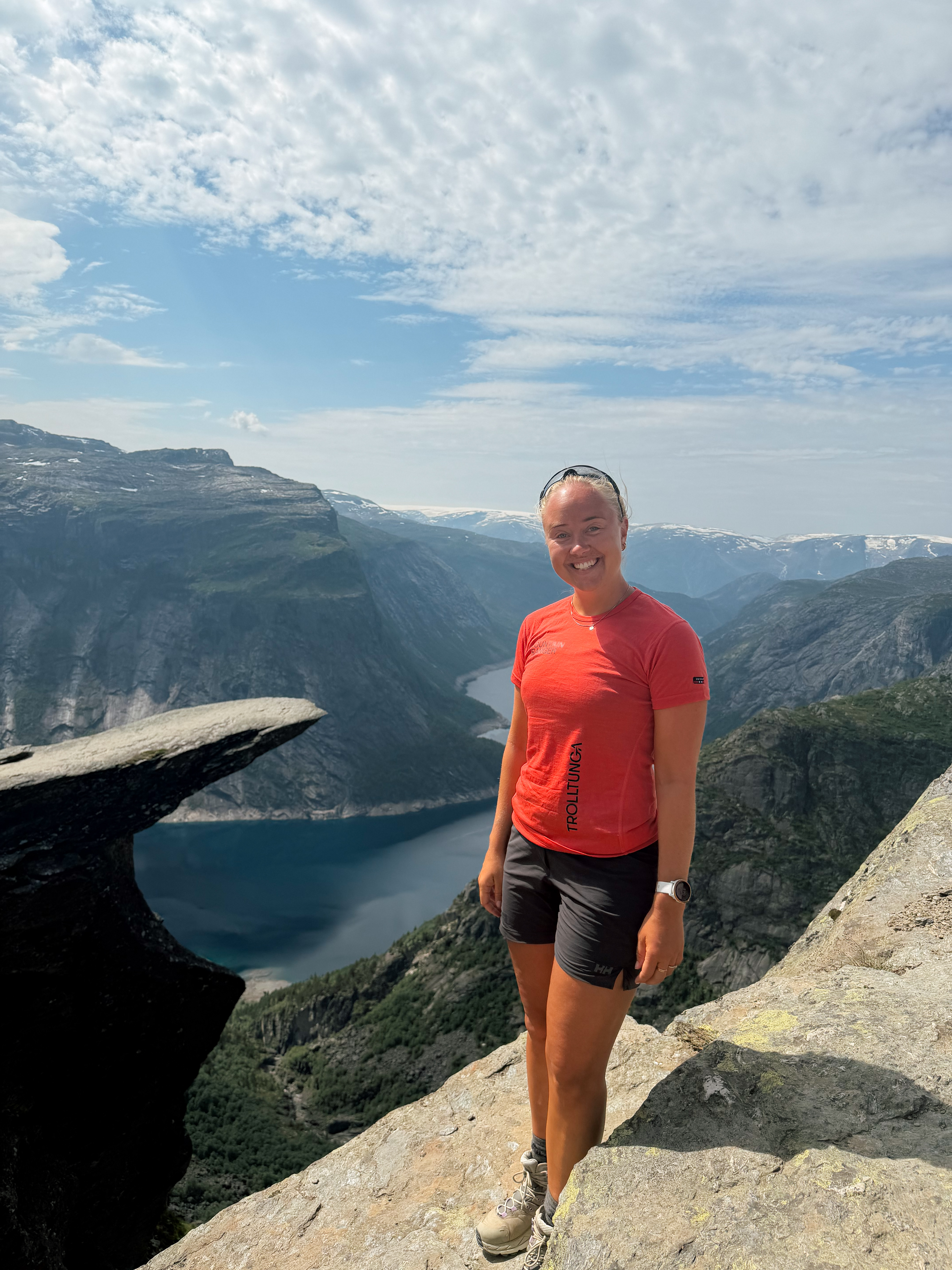 Mari Børve at Trolltunga with Ringedalsvatnet lake in the background