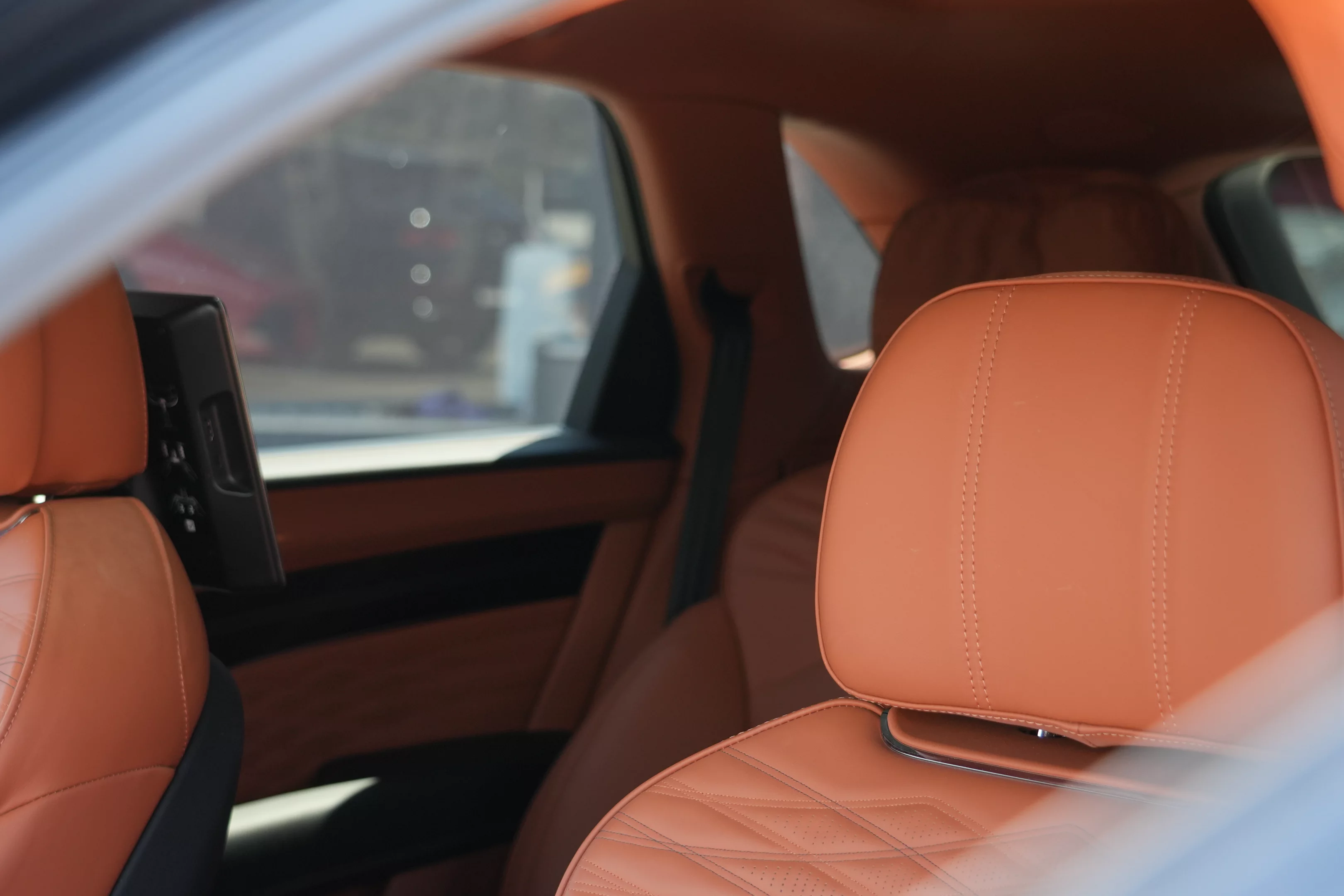 Bentley Bentayga EWB