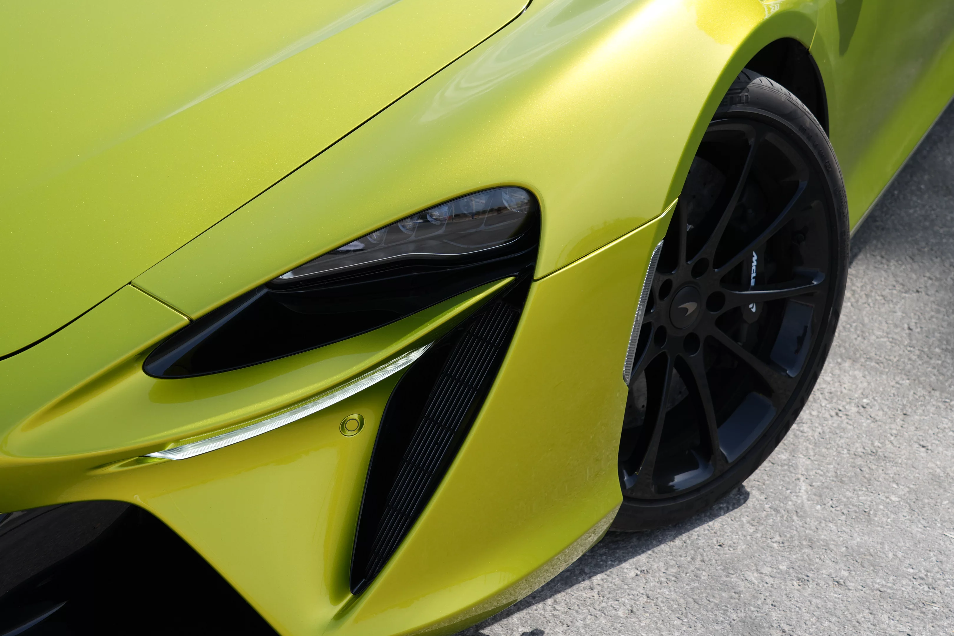 McLaren Artura Spider