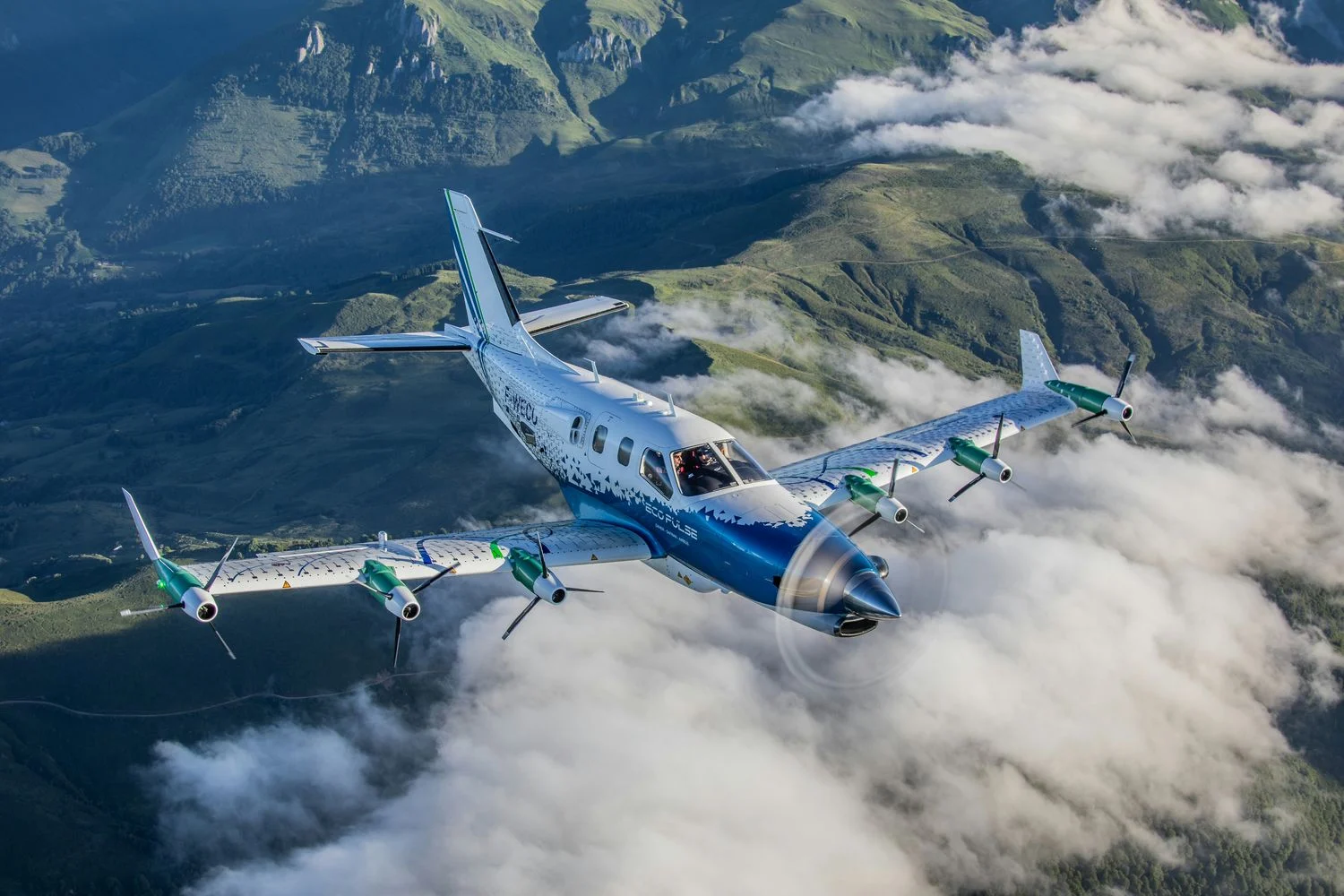 When jet fuels meets batteries : The Rise of Hybrid Electric Aircraft