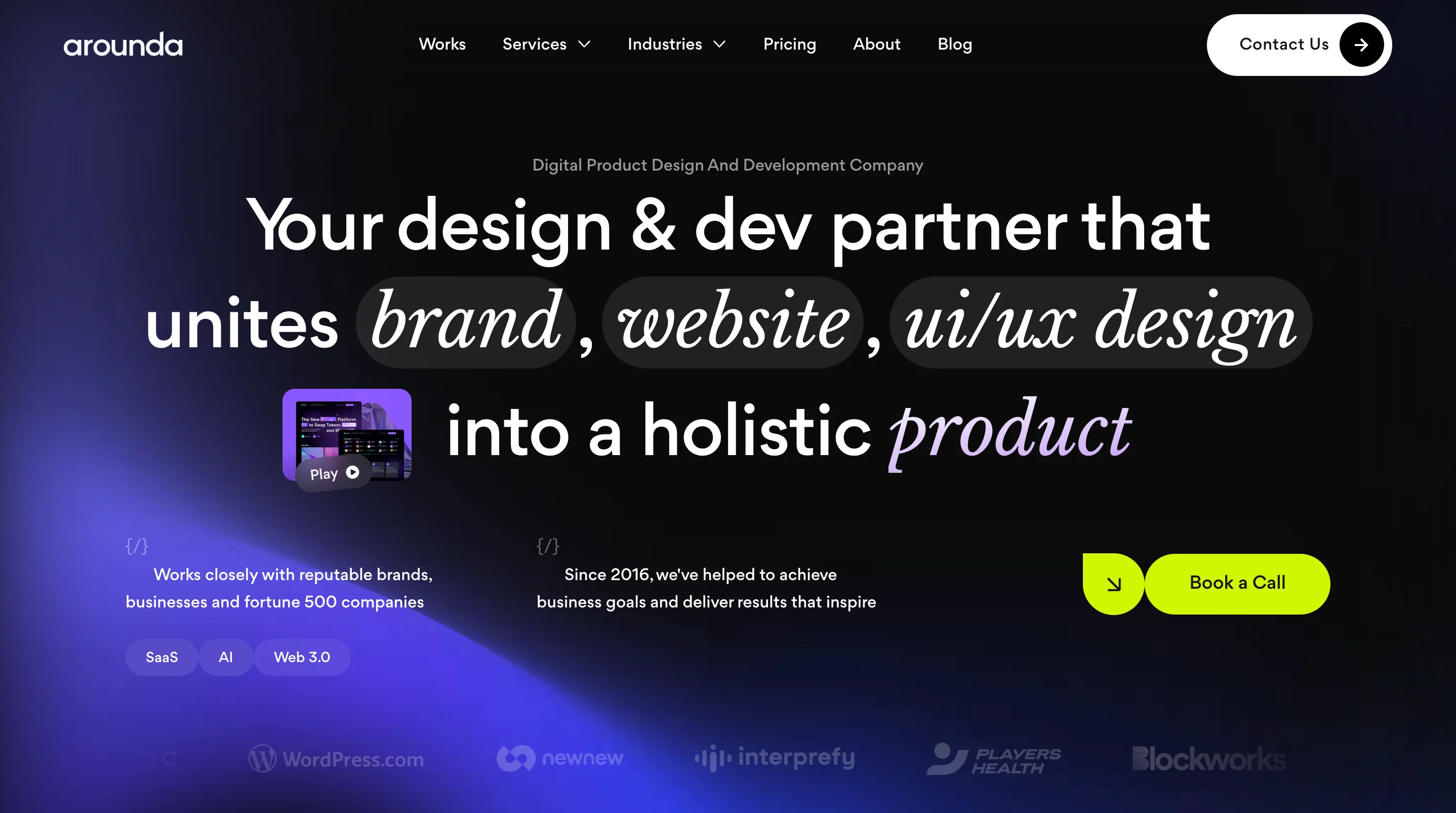 Arounda SaaS design agency homepage featuring 'Your design & dev partner that unites brand, website, ui/ux design into a holistic product' with SaaS, AI, and Web 3.0 tags