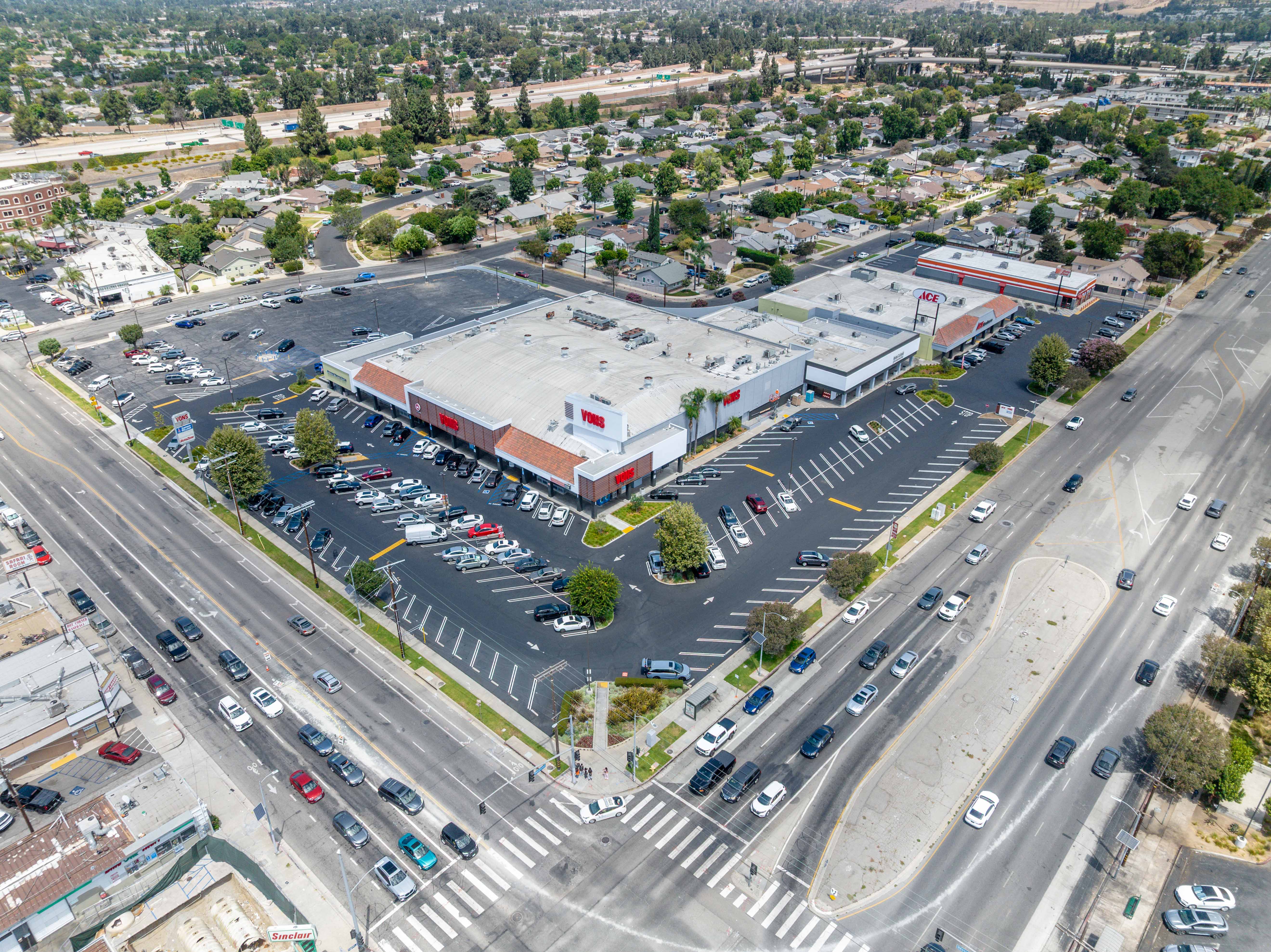 Mission Hills Shopping Center