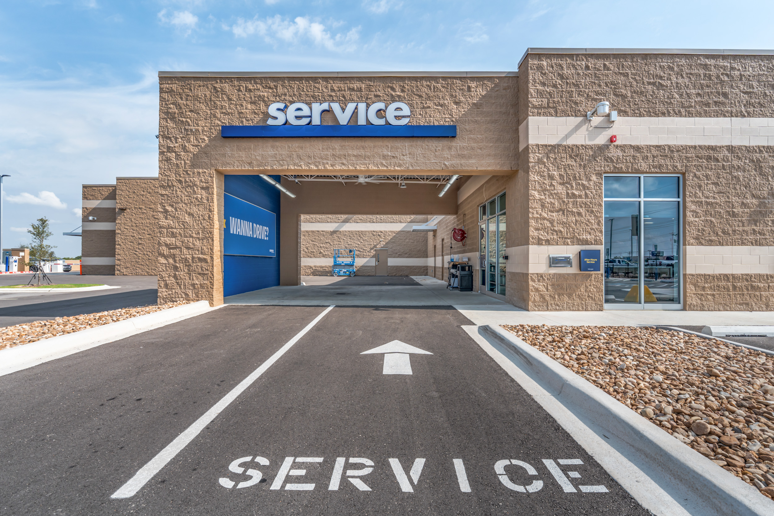 Bergman-CarMax-Service-Entrance