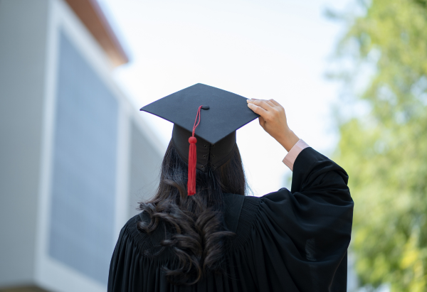 Graduates of 2026: How to Attract and Retain Entry-Level Talent