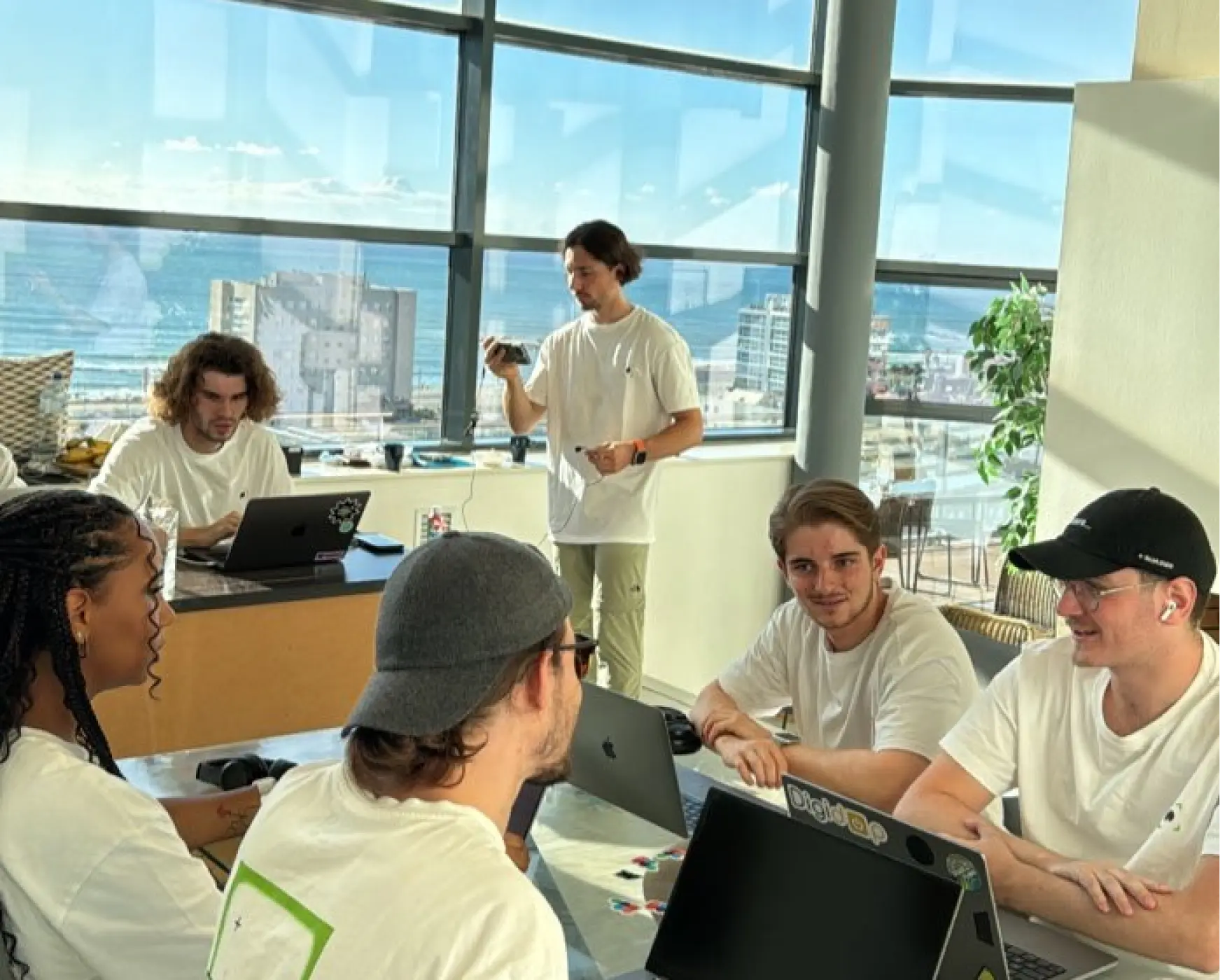 Photo de l'équipe Digidop qui travaille à Barcelone