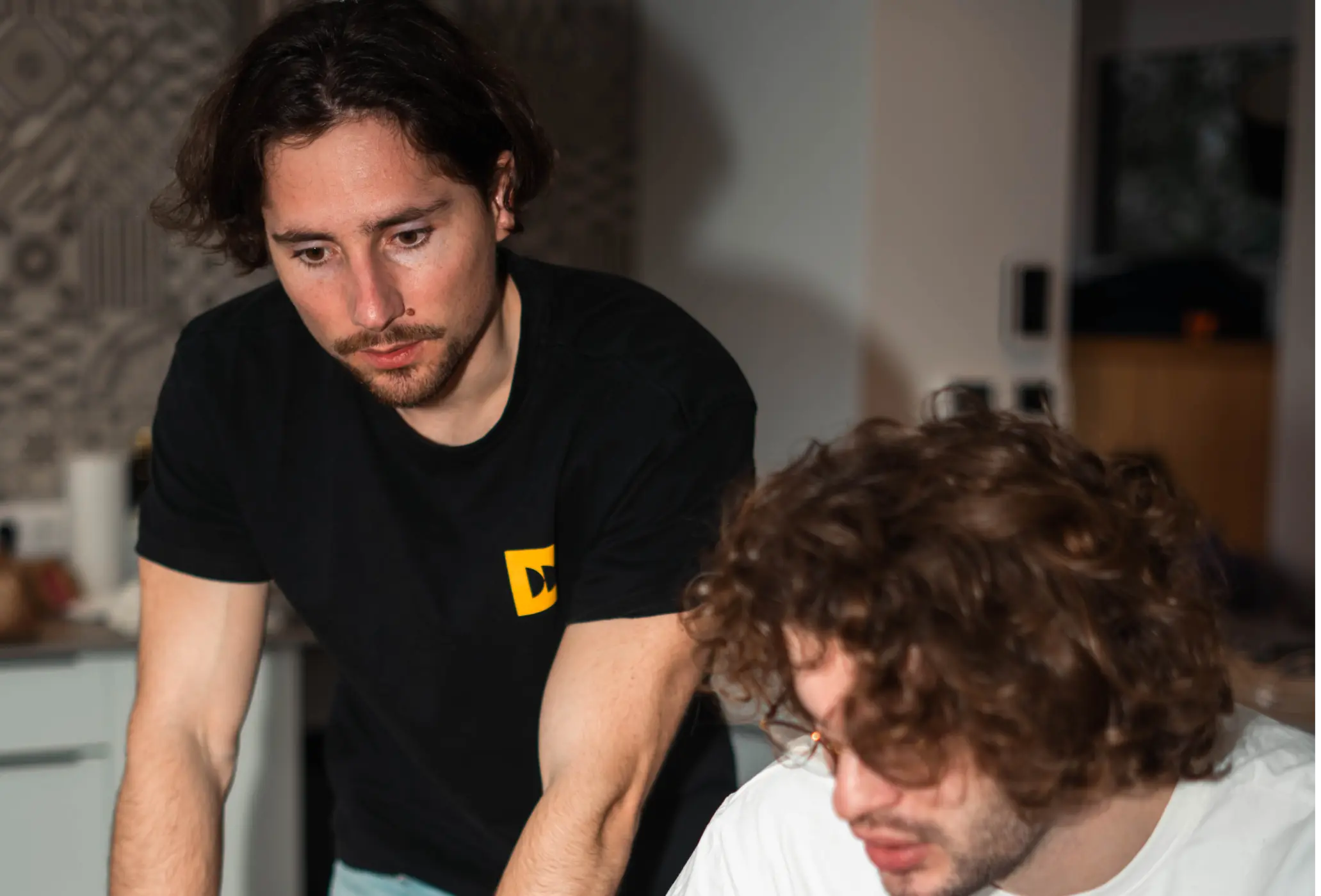 Photo de Pierre et Thomas de Digidop qui travaillent