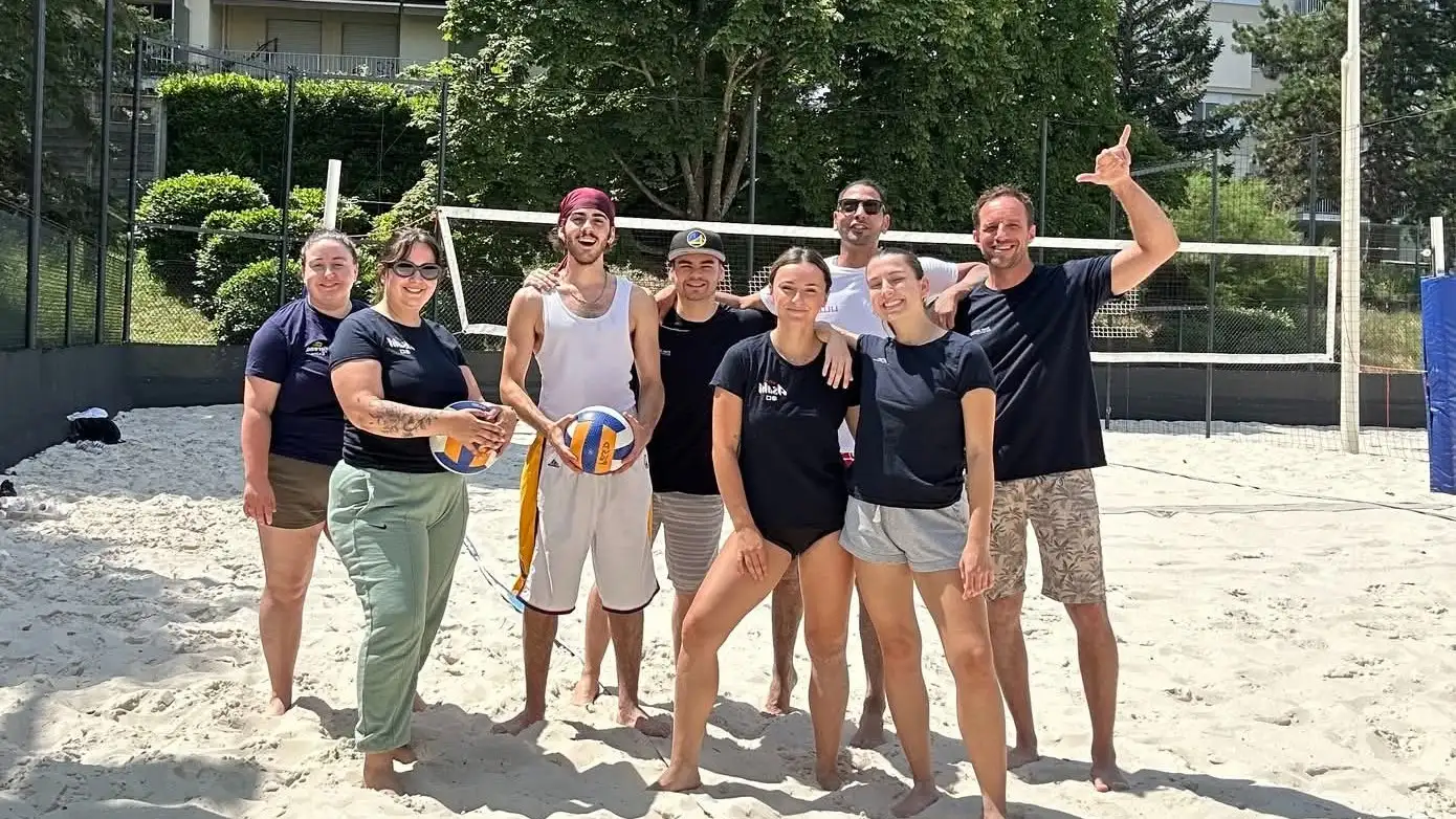 Team Building de Beach-volley à Lyon Croix-Rousse de notre partenaire La Barge