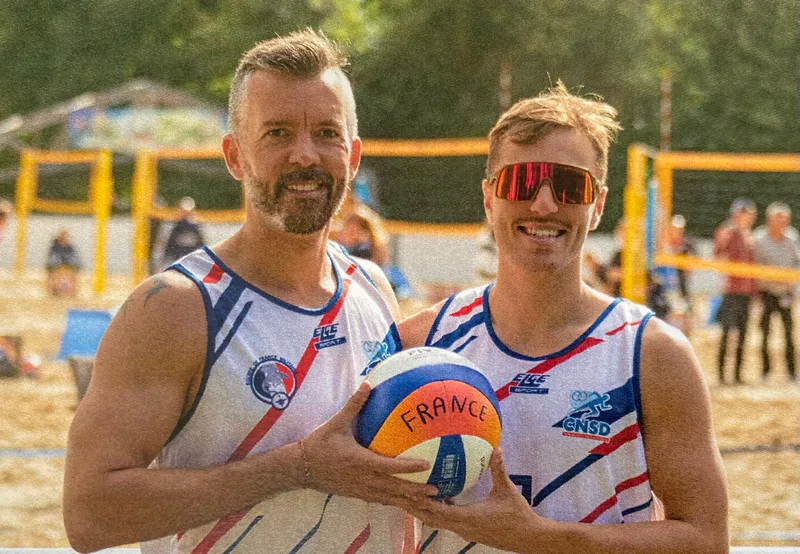 Alexandre LARQUEY & Batiste BRU pour ’équipe de France militaire de Beach-Volley
