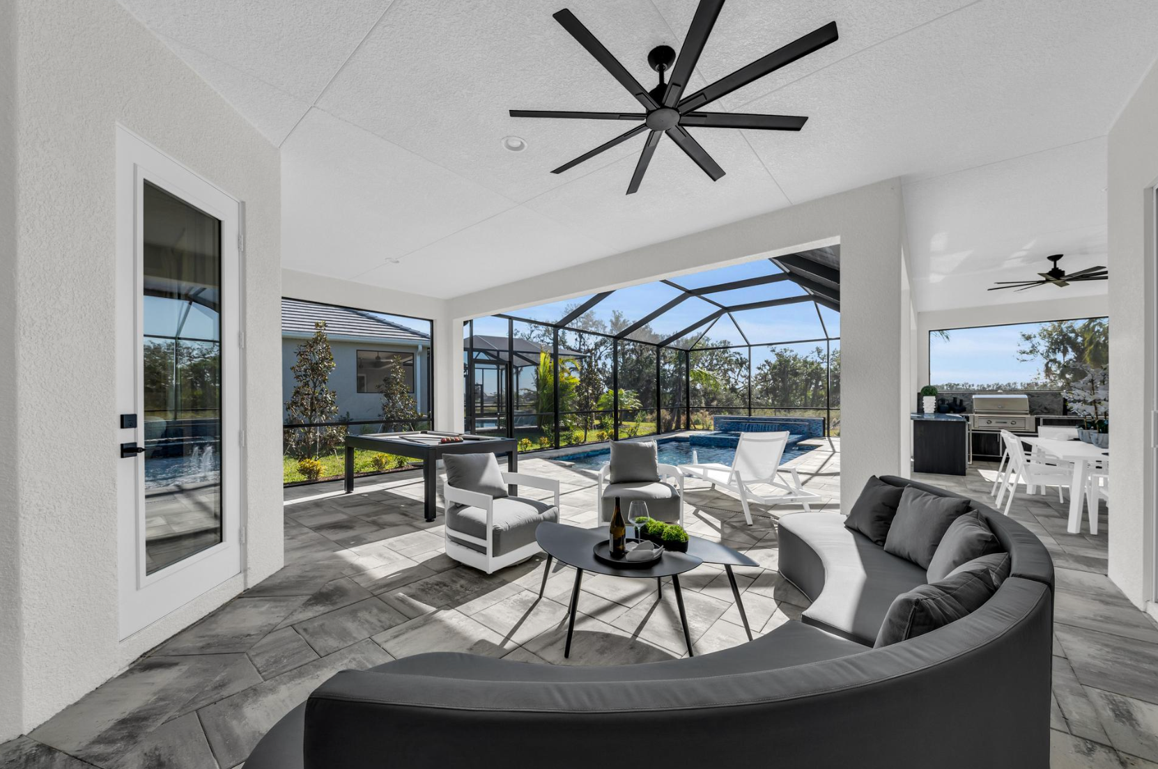 Medallion Home luxury model home lanai and pool.