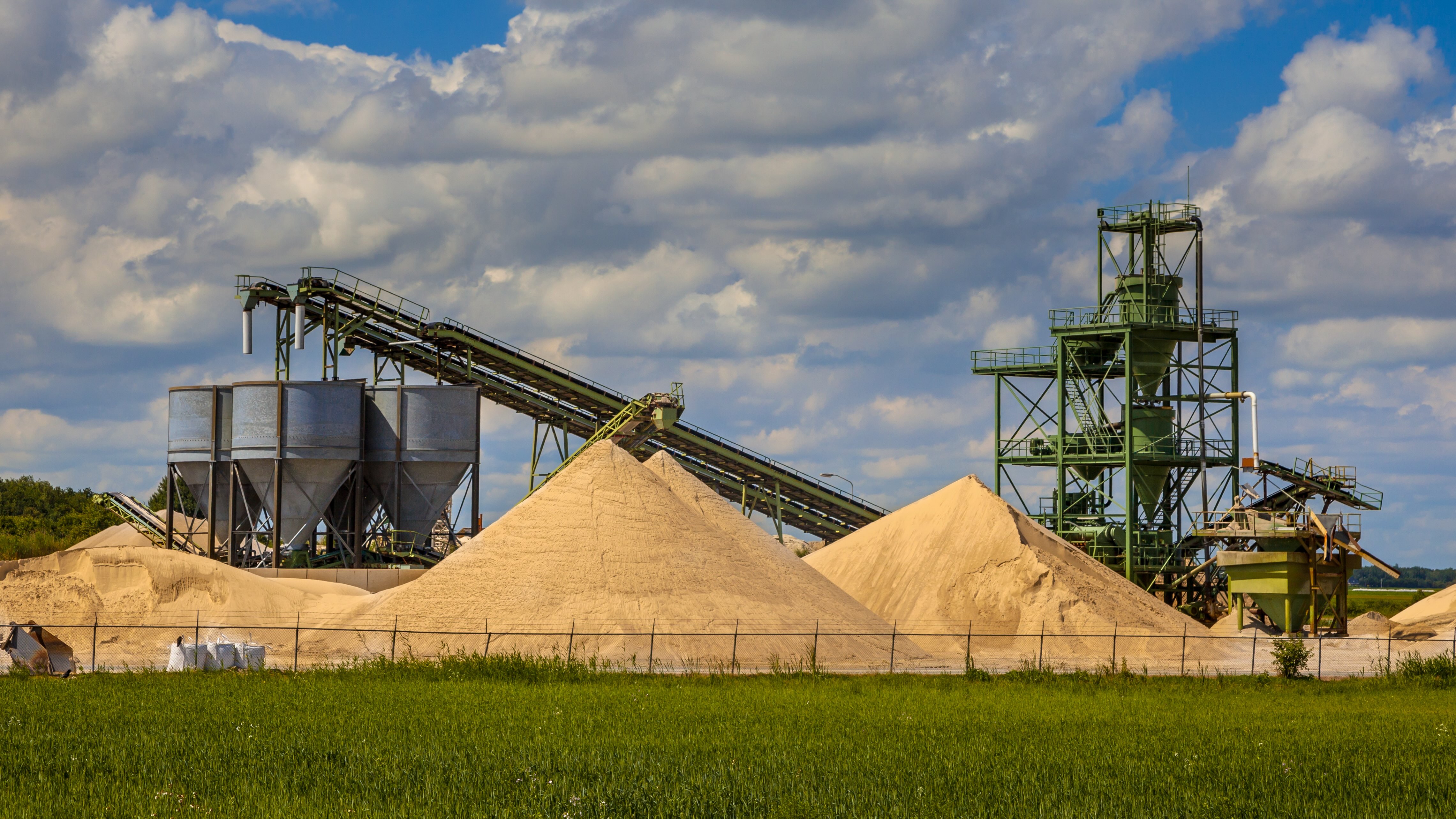 Advanced Raw Materials Trading: Meeting the Growing Demand for Specialty and Commodity Materials