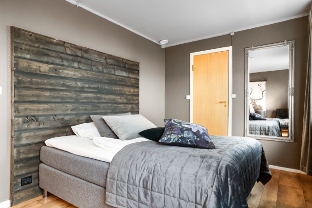 Room Img