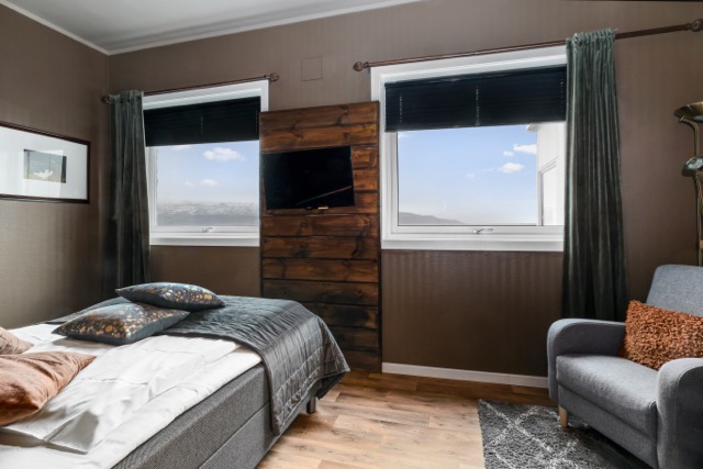 Room Img