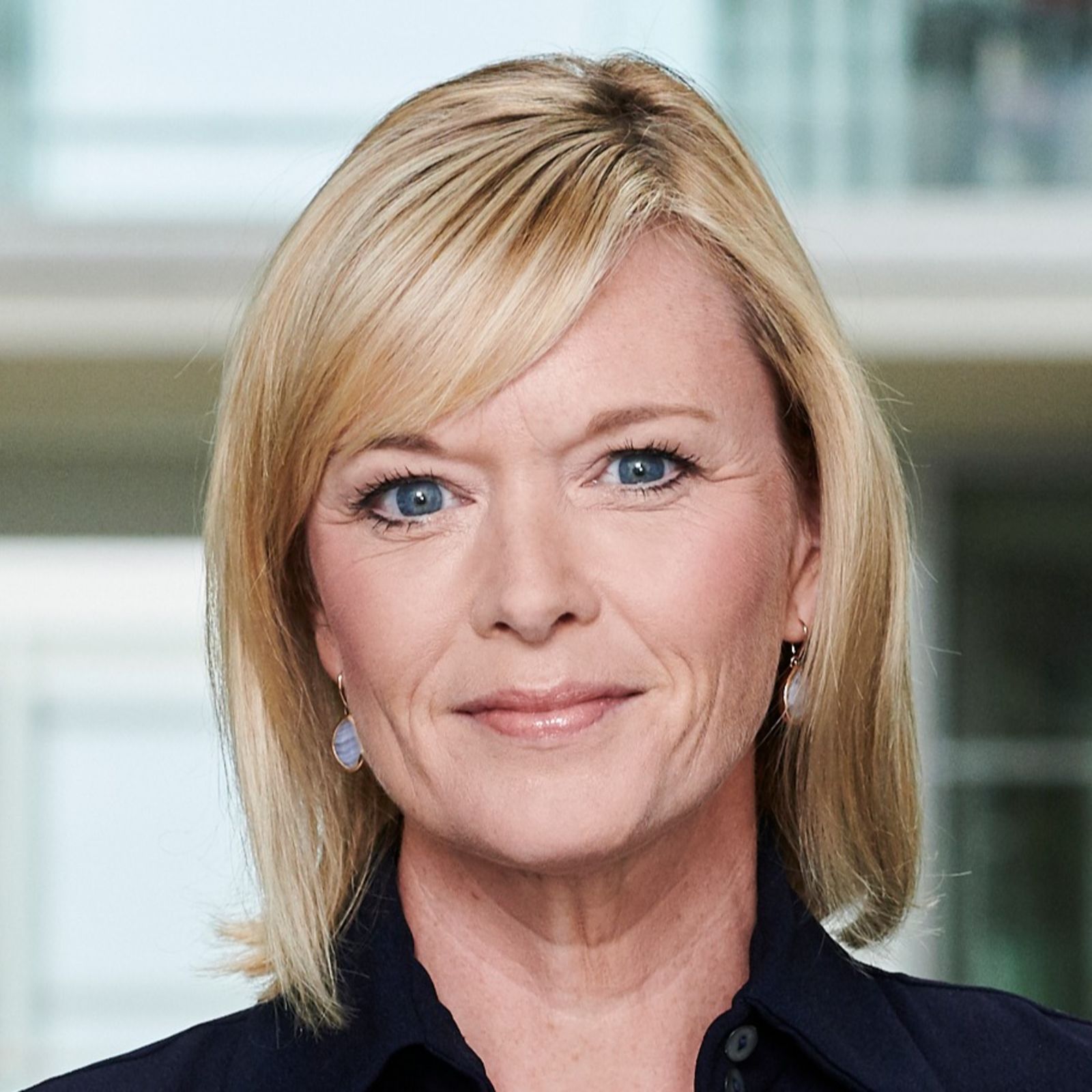 Julie Etchingham