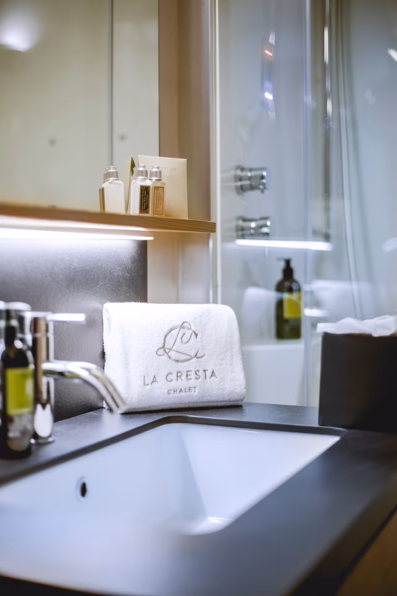 Premium bathroom amenities in the Master Suite at La Cresta Chalet.