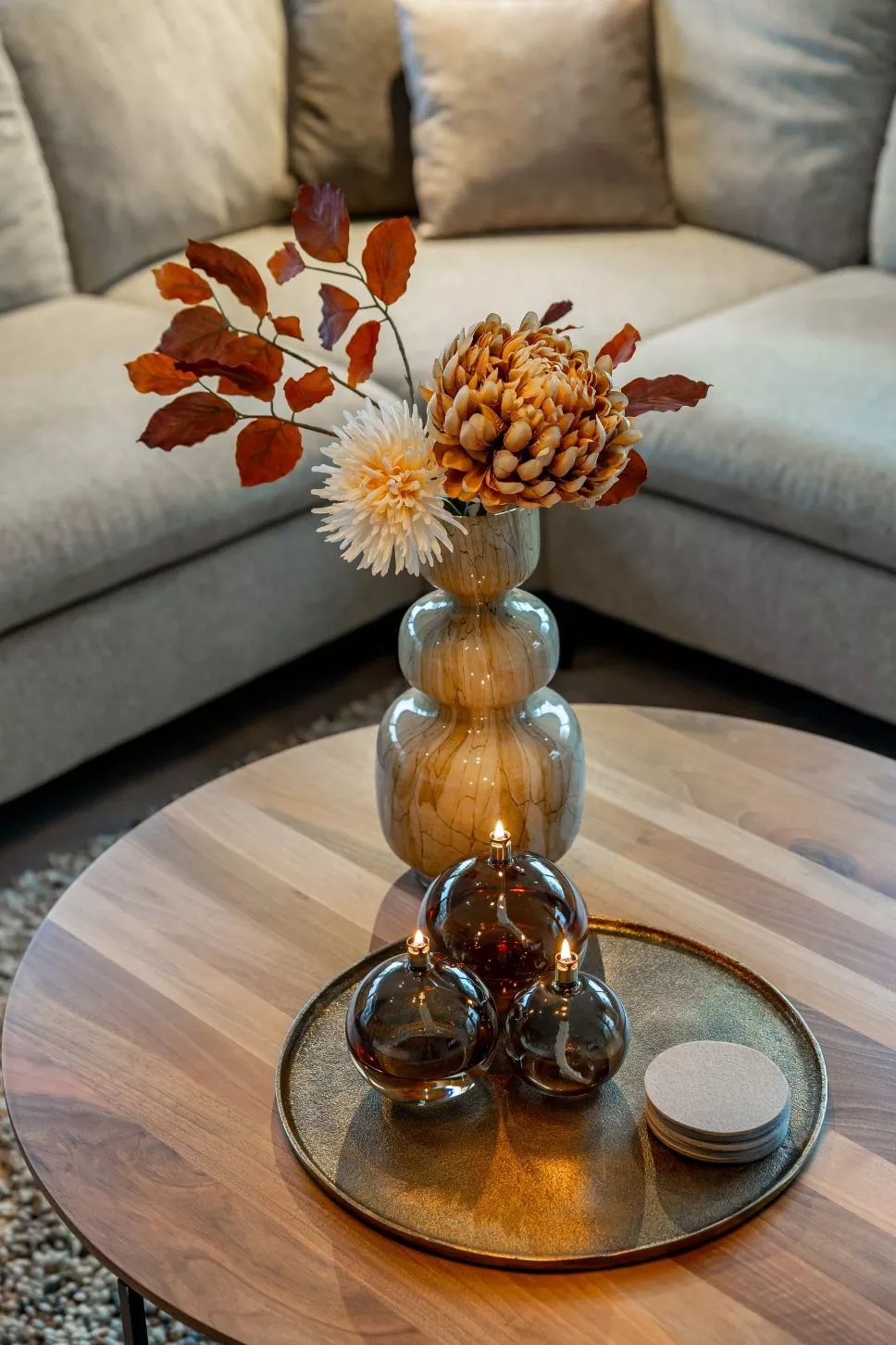 Rustig, symmetrisch ontwerp ruime leefruimte