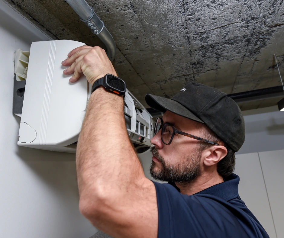 Photo d'un employé de Pureclim au travail