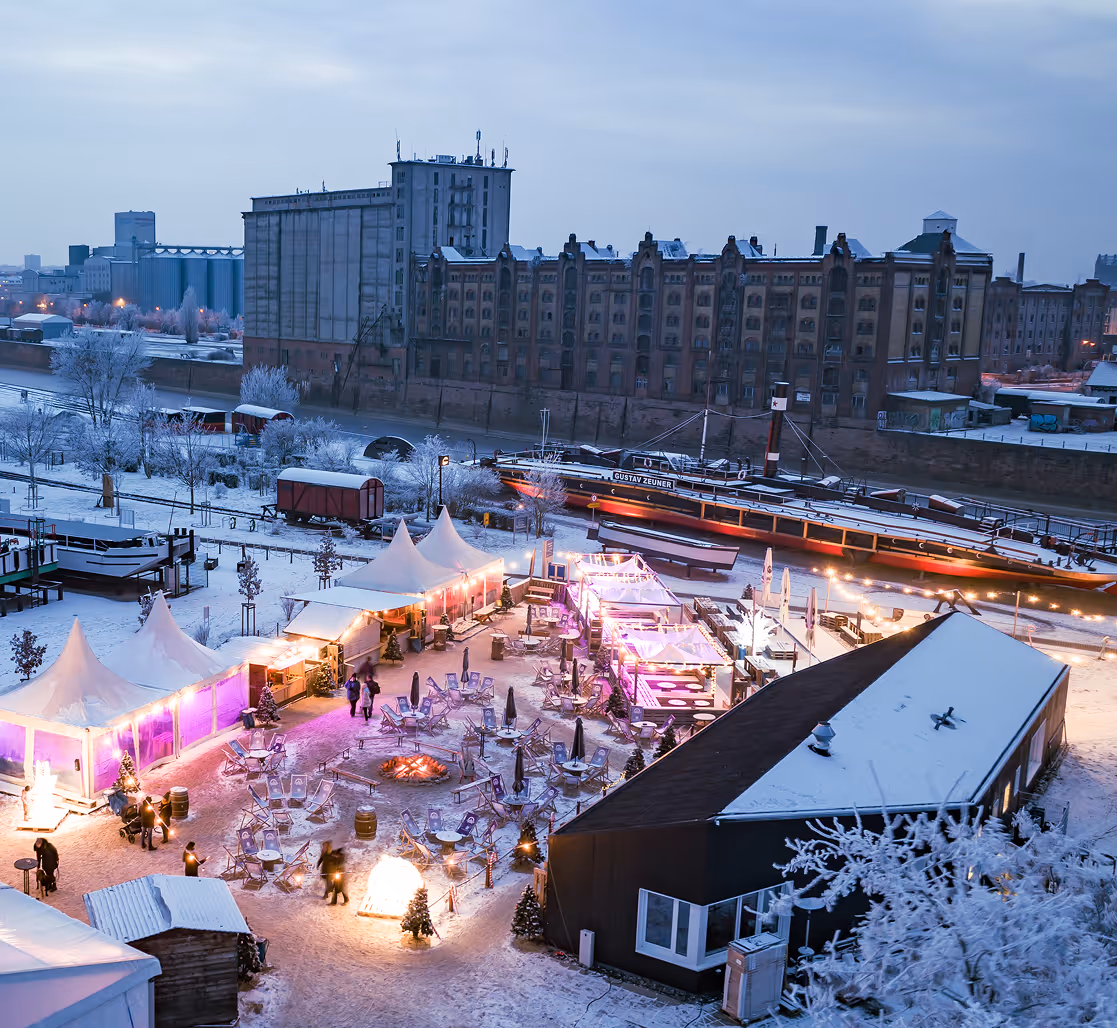 Weihnachtsfeier Treibgut Magdeburg Winter Luftaufnahme - Eventlocation Elbe Magdeburg