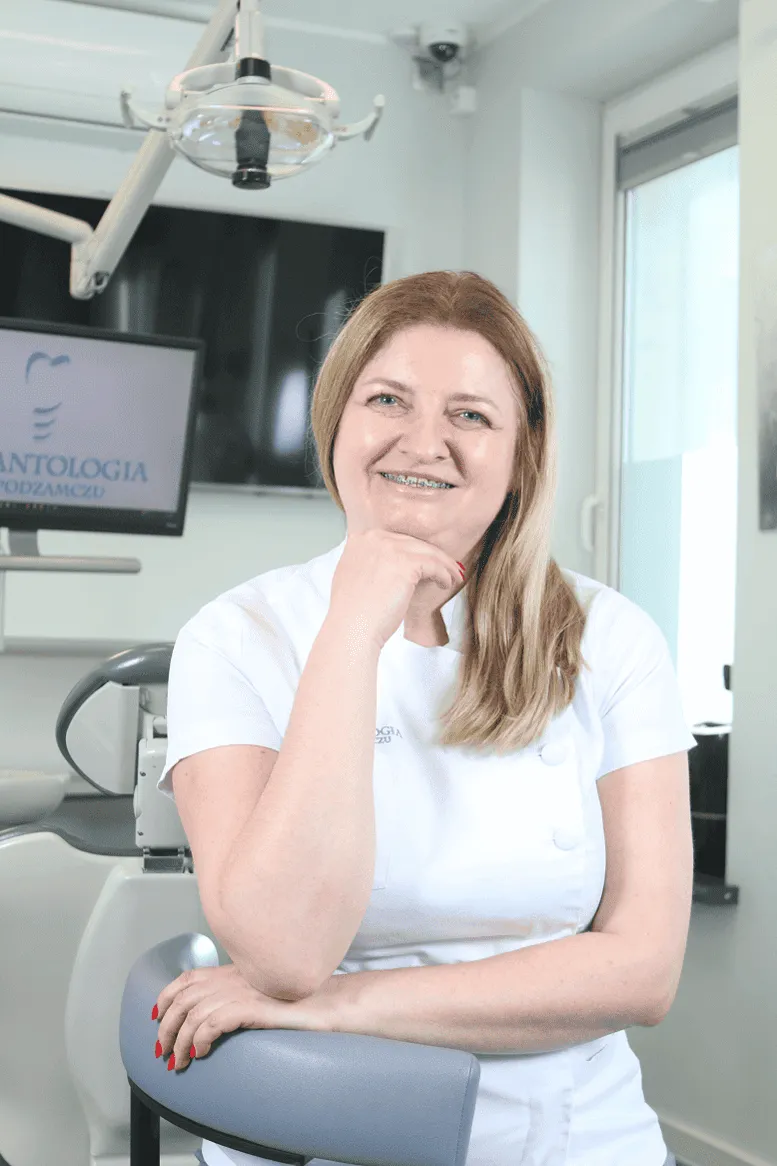 dental-assistant-marta-stalmierska-stomatologia-na-podzamczu