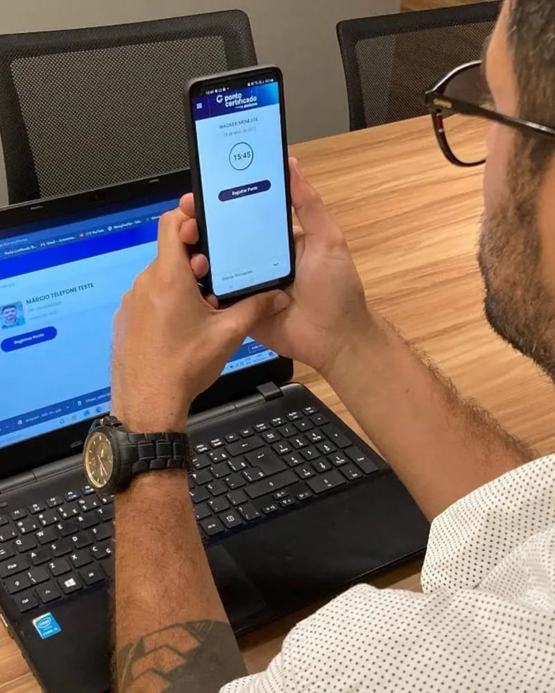 Guia completo: como escolher um sistema de ponto eletrônico para sua empresa