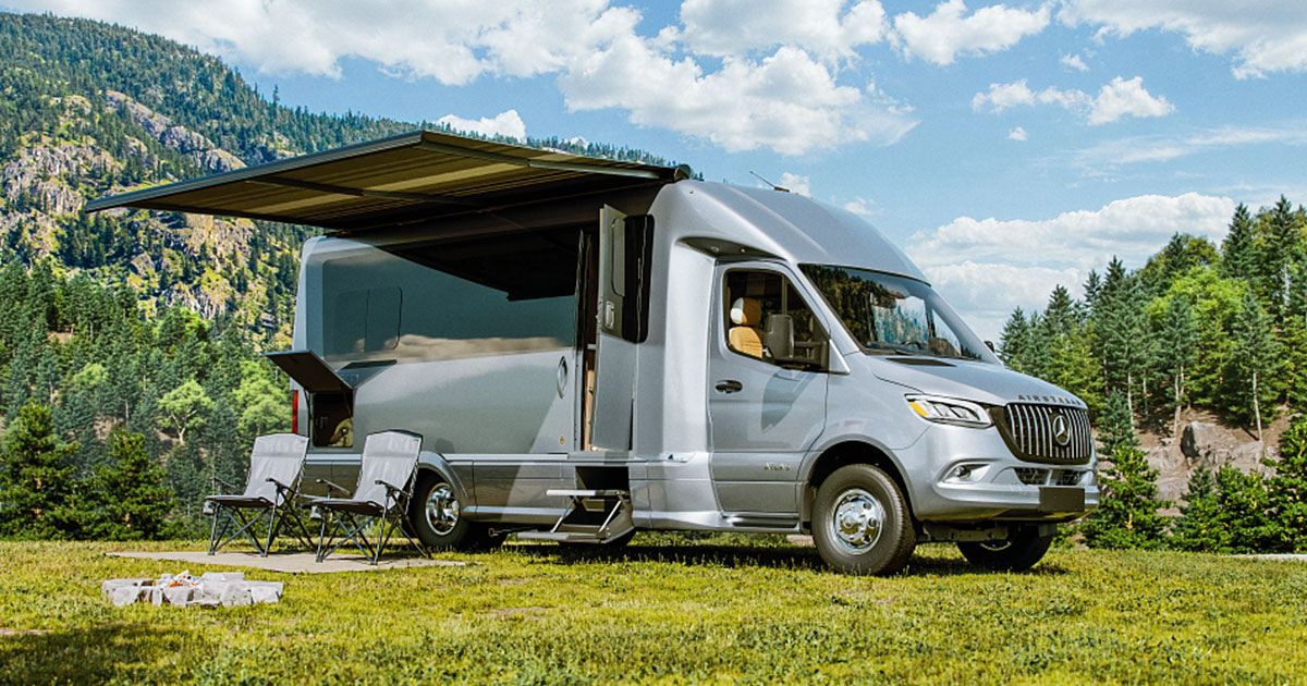 Airstream Atlas 25RT Touring Coach | Stylish Mid-Size Diesel RV