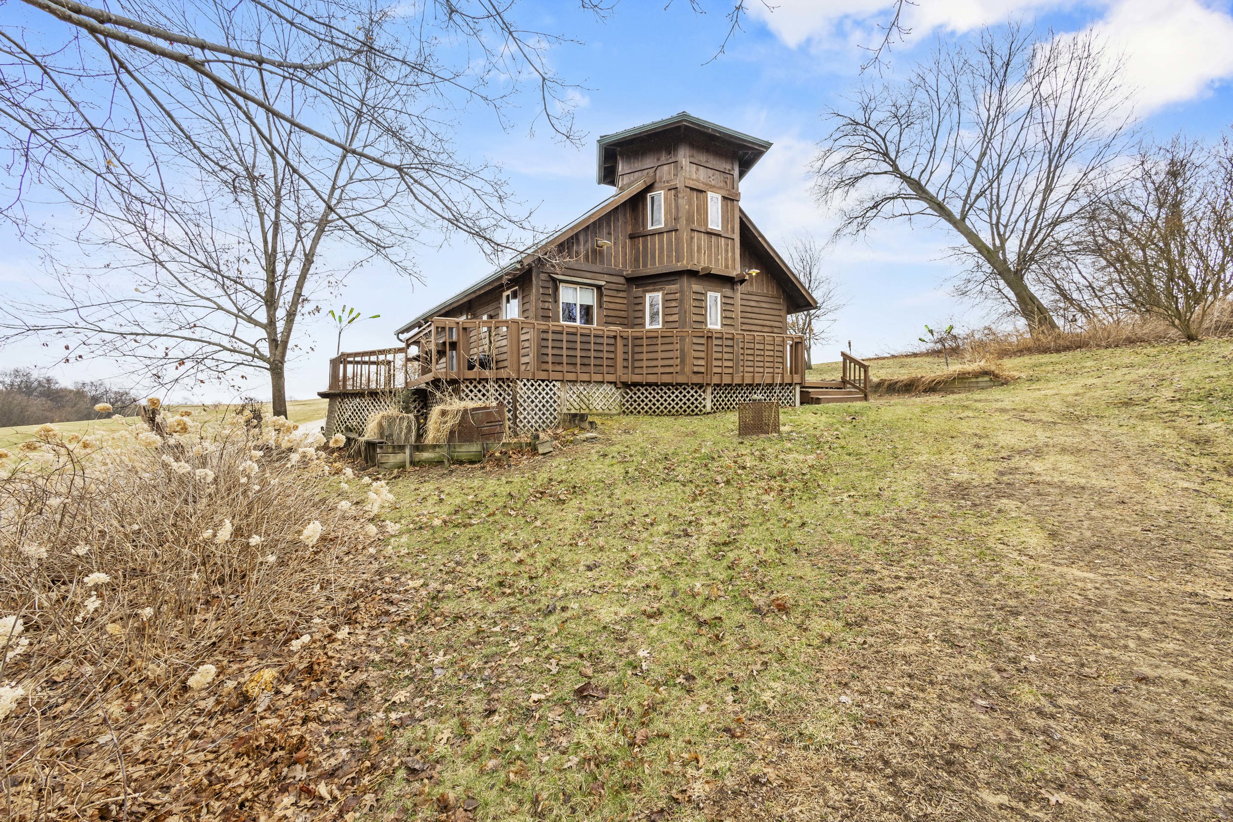 Driftless Area Cabin Retreat on 0.5 Acres