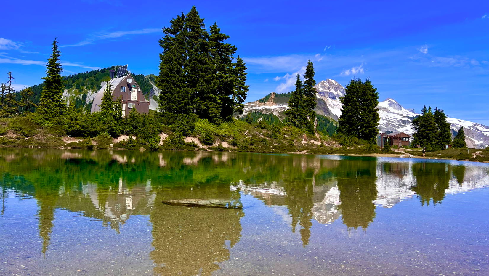 Elfin Lakes, BC: vibrant blue alpine lakes in Garibaldi Provincial Park with mountain and glacier backdrop