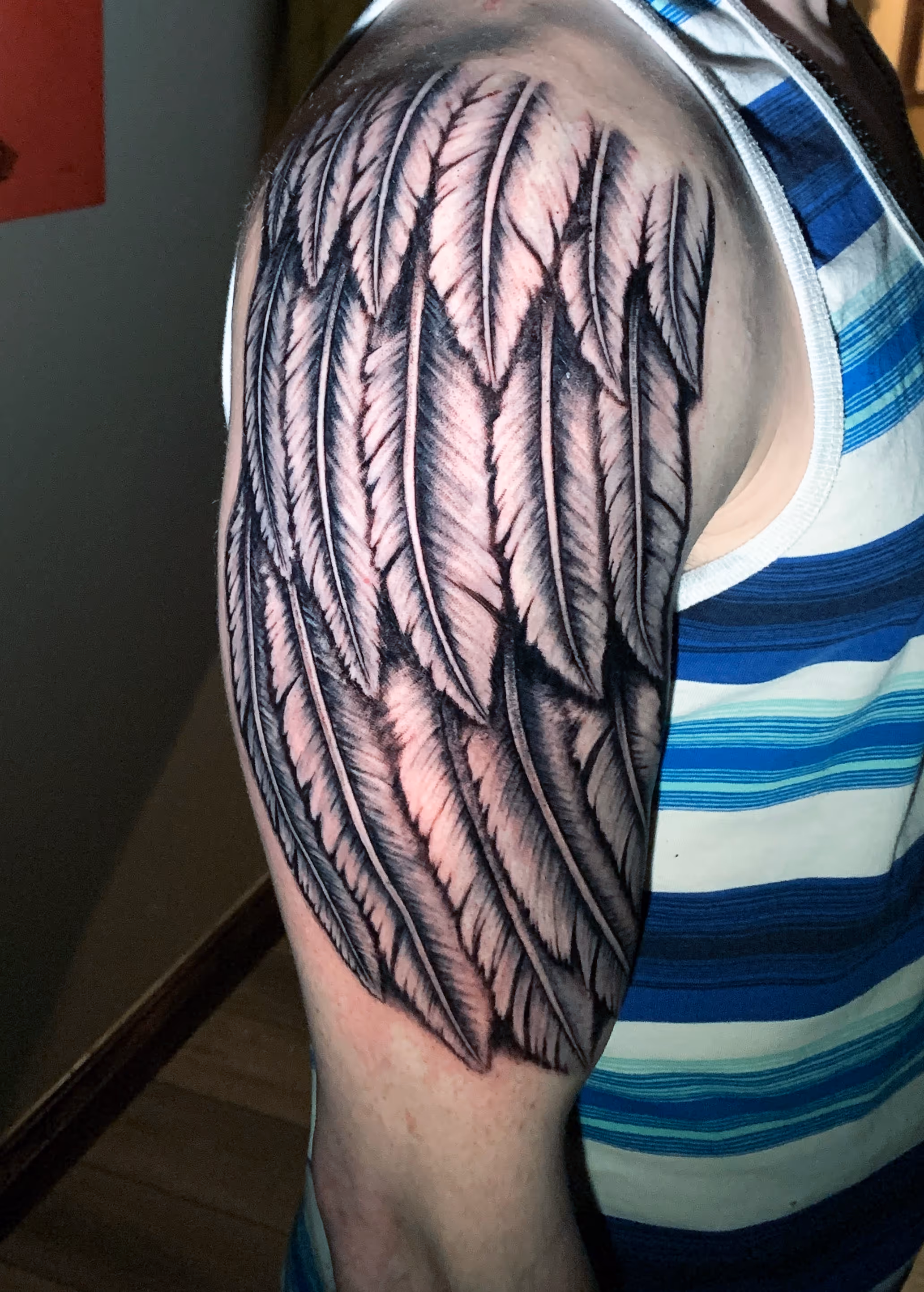 Feathered shoulder