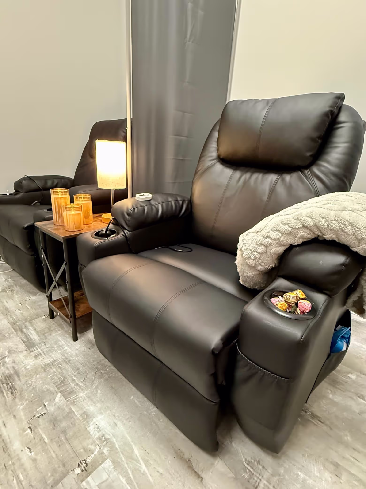 SPRAVATO treatment room with recliners and soft lighting, where esketamine sessions are monitored for two hours.