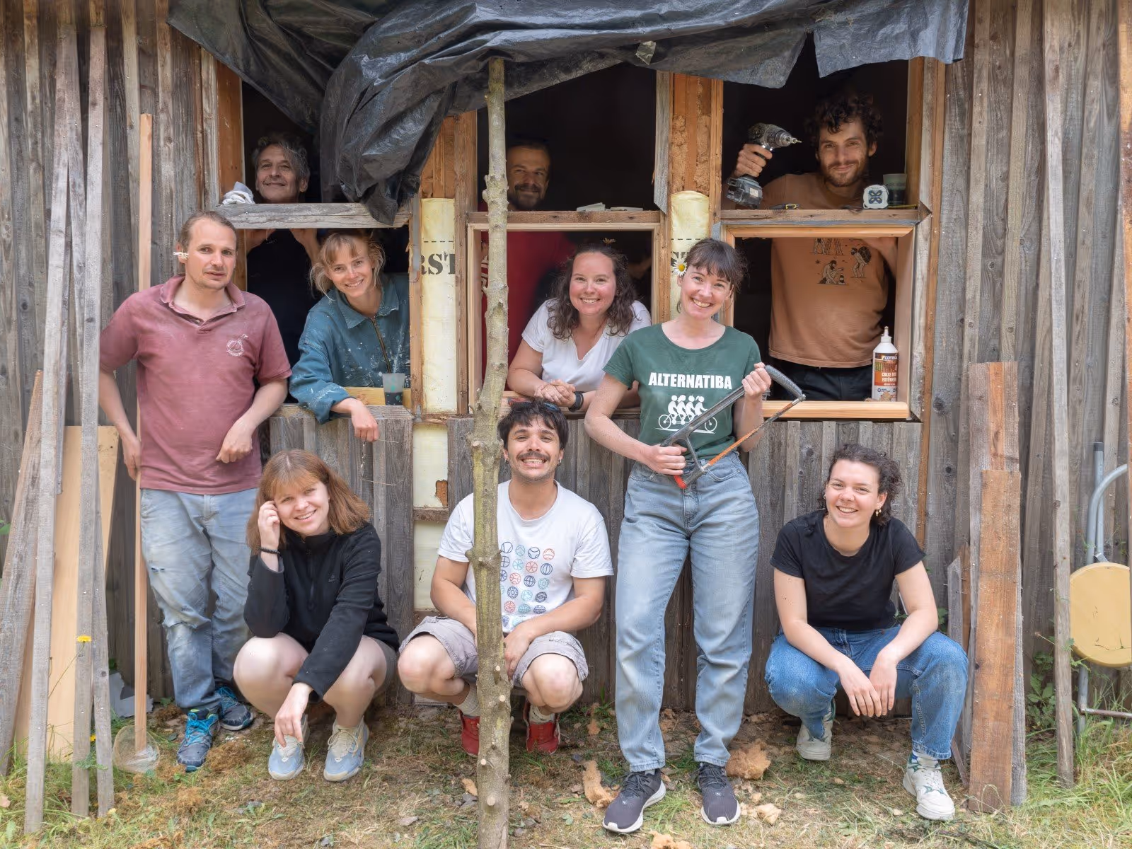 équipe bénévole en chantier participatif à l'écocentre