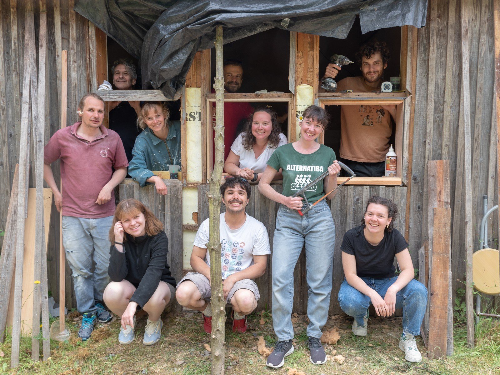 équipe bénévole en chantier participatif à l'écocentre