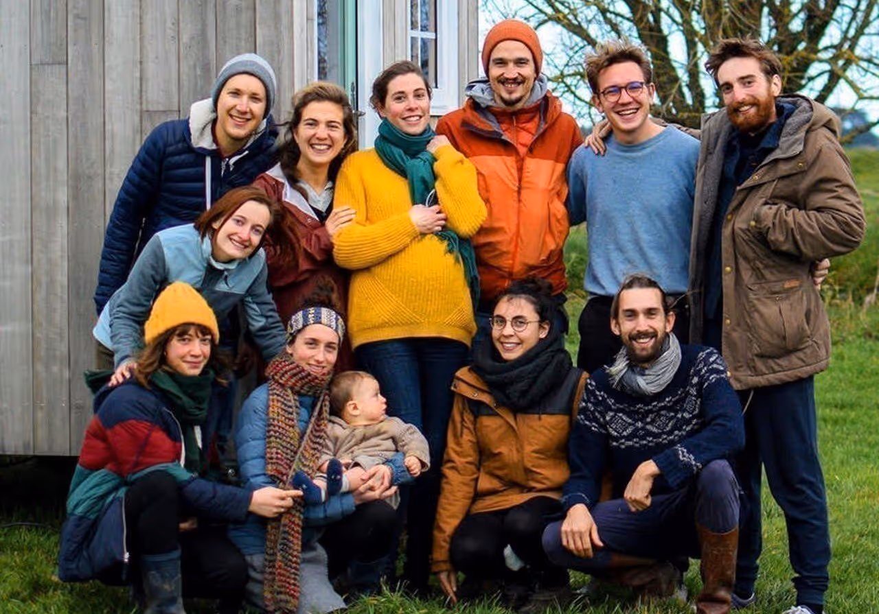collectif d'habitants du hameau léger du Placis