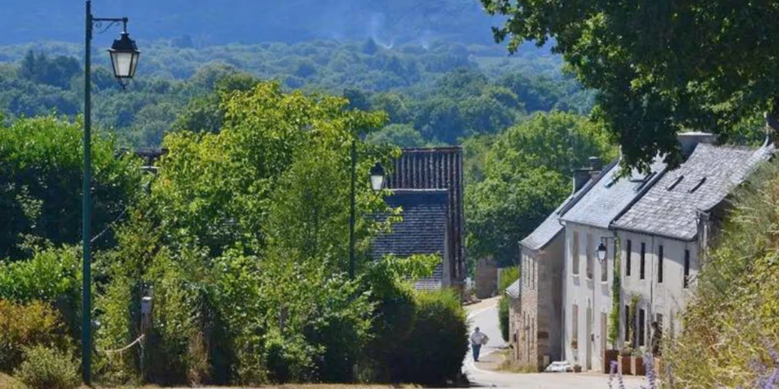 vue du centre ville de Botmeur