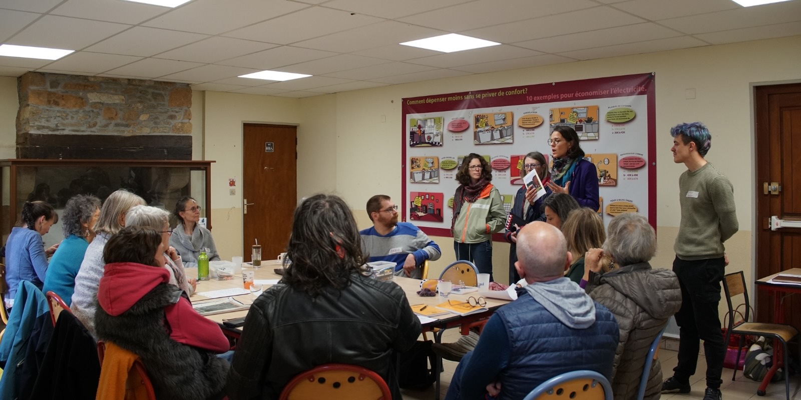 Fanny Chappé, maire de Paimpol, présente l'intérêt de la commune pour le logement innovant et le hameau léger.