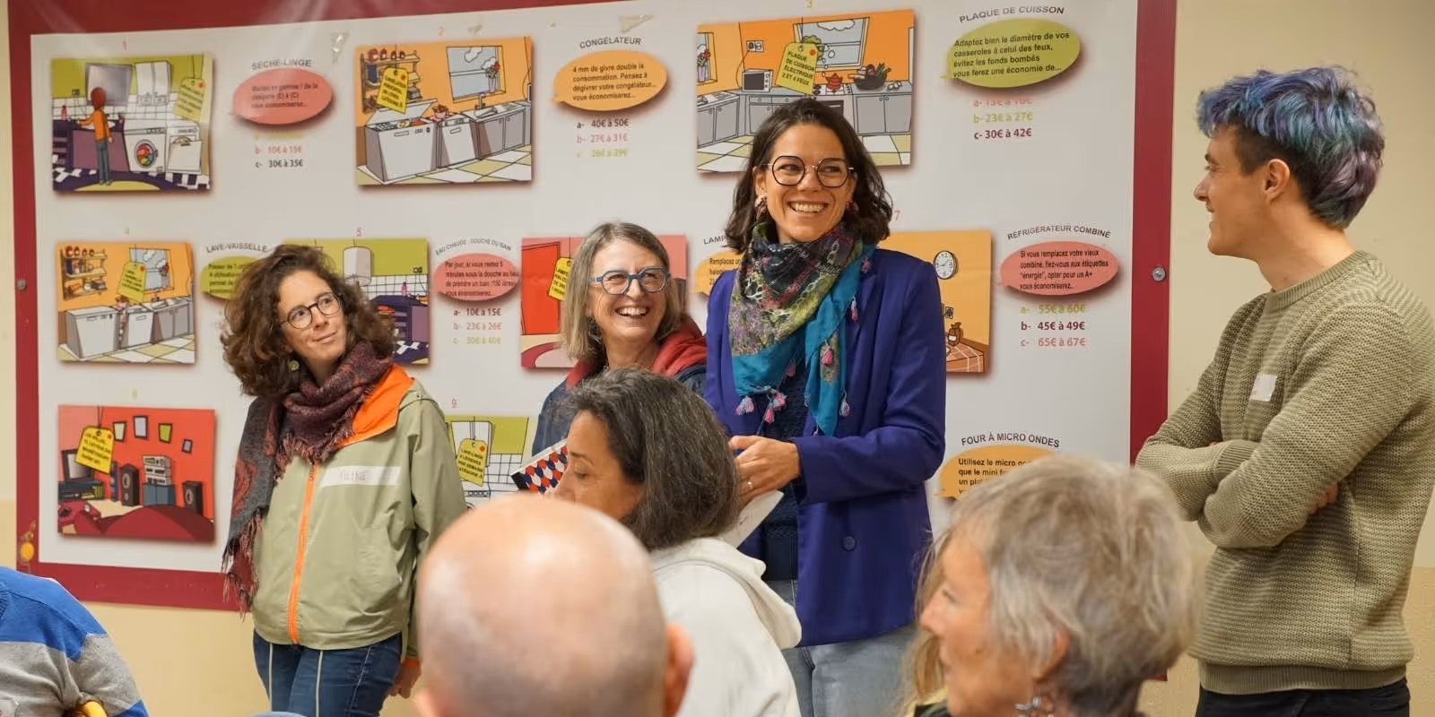 Fanny Chappé, maire de Paimpol, entourée de son adjointe Ghislaine Ameline de Cadeville, de la responsable de projet pour la commune Aline Ollivier, et de l'accompagnant Hameaux Légers Aymeric Dujardin.