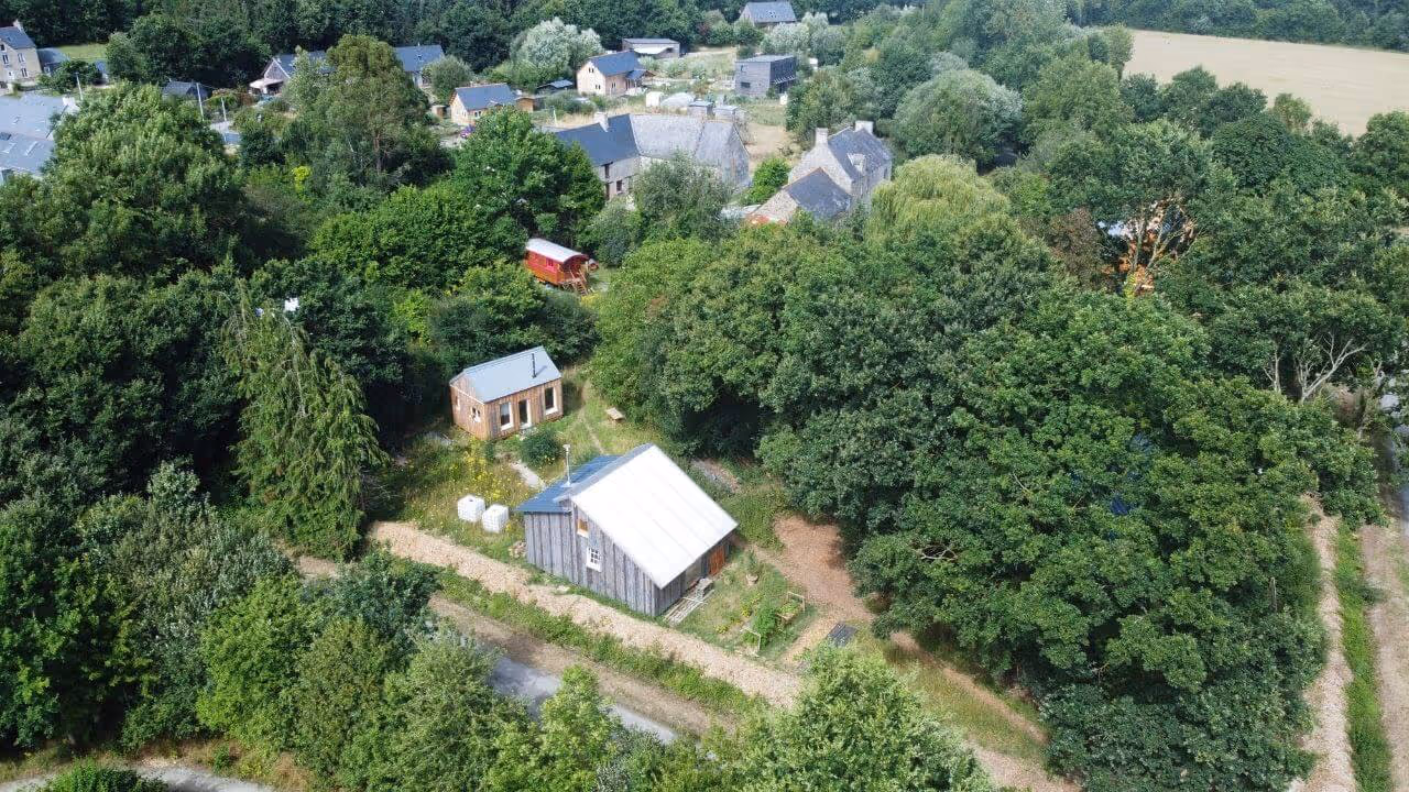 Hameau léger du Placis vue du ciel.