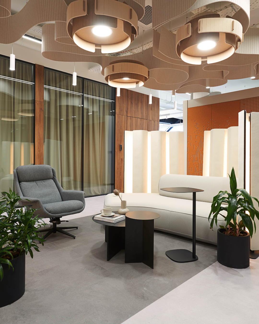 Меблювання БЦ Wall Street на Кіпрі: точне відтворення дизайнерської концепції