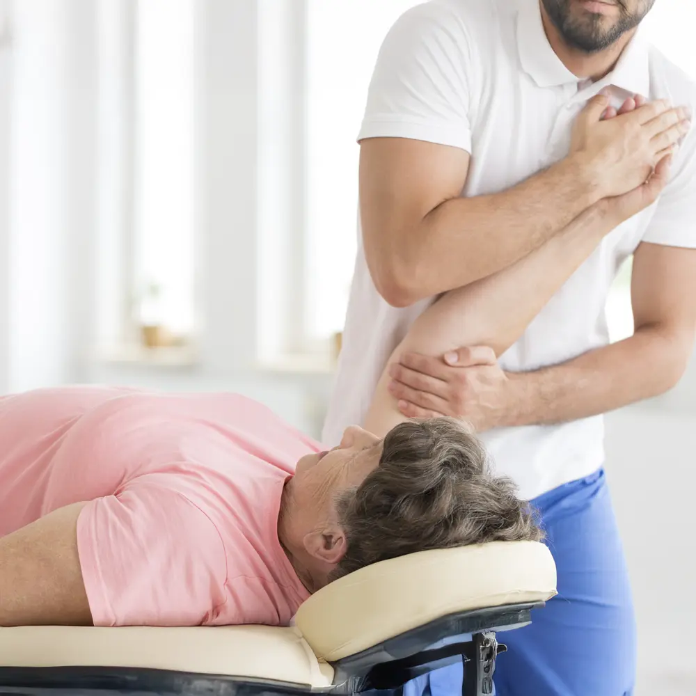 Therapie bei neurologischen Erkrankungen wie Schlaganfall oder MS. Individuell abgestimmte Behandlung fördert Bewegungsfähigkeit und Alltagskompetenz nachhaltig.