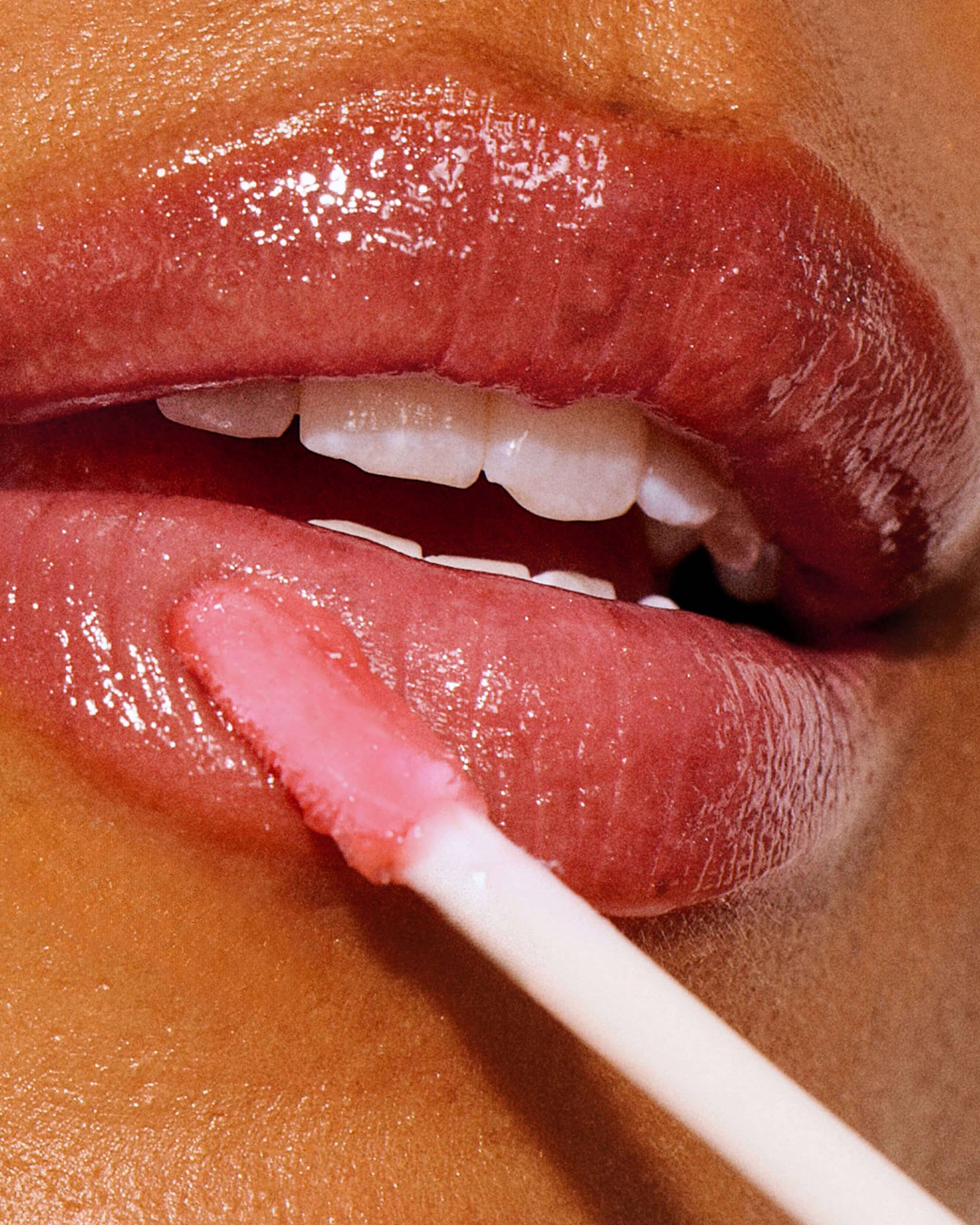 Pure Radiance Overnight Lip Treatment 2