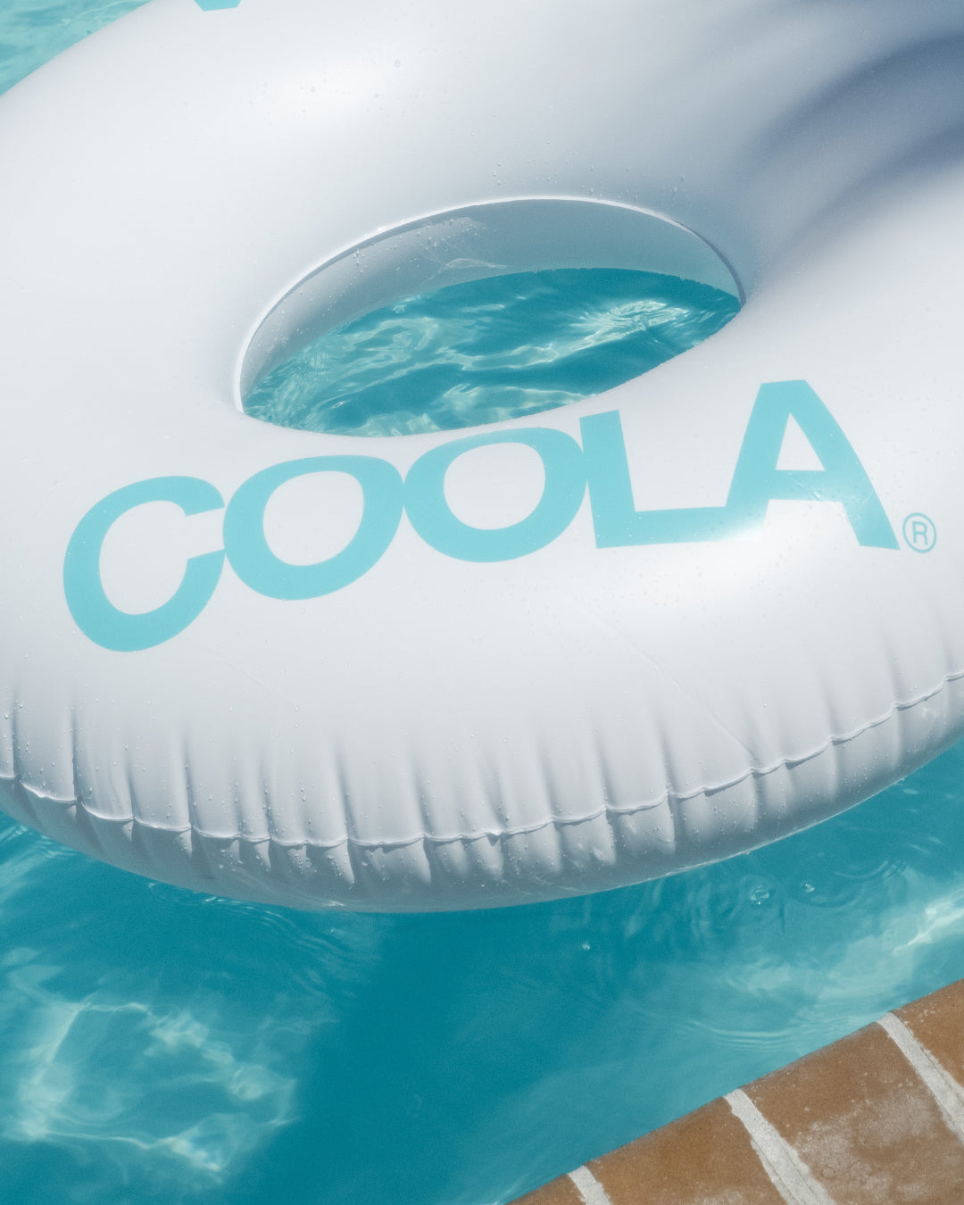 COOLA Pool Float 2