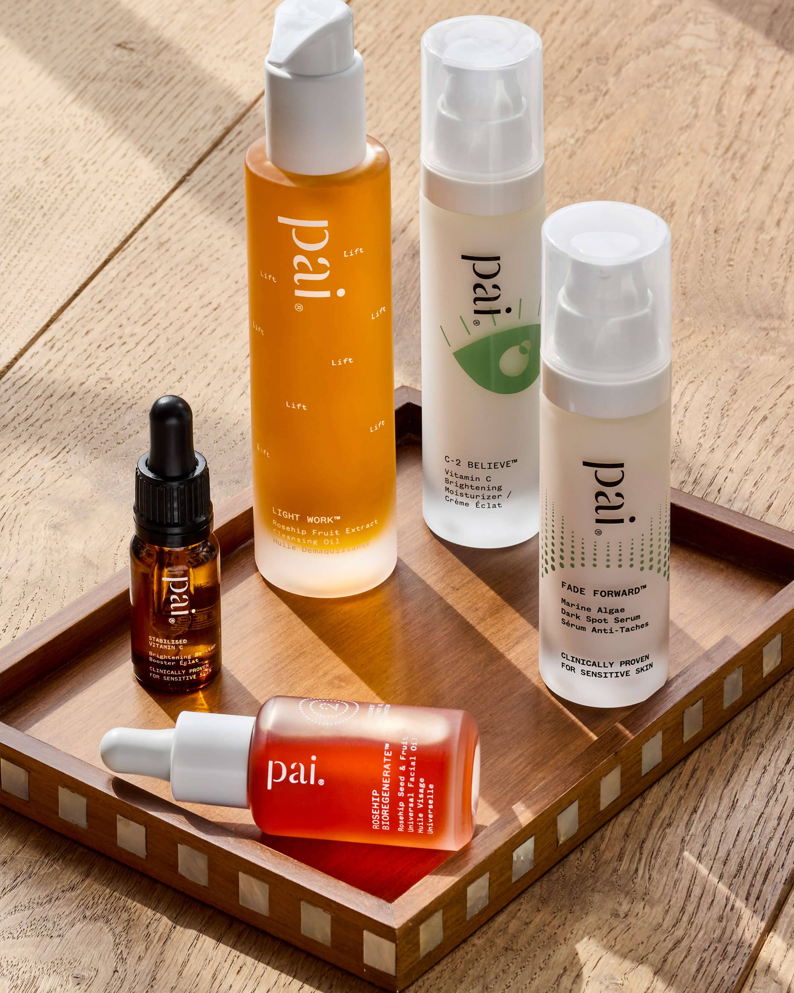 Rosehip Bioregenerate™ Face Oil Mini 4