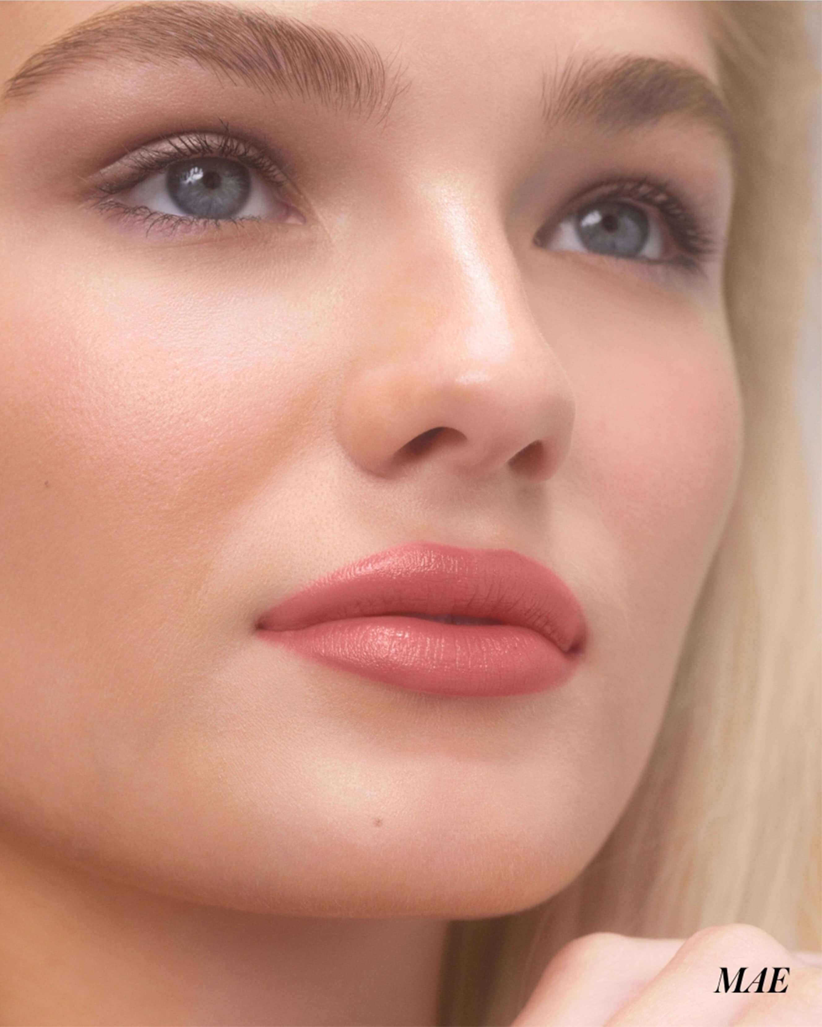 Legendary Serum Lipstick: The Nudes 3