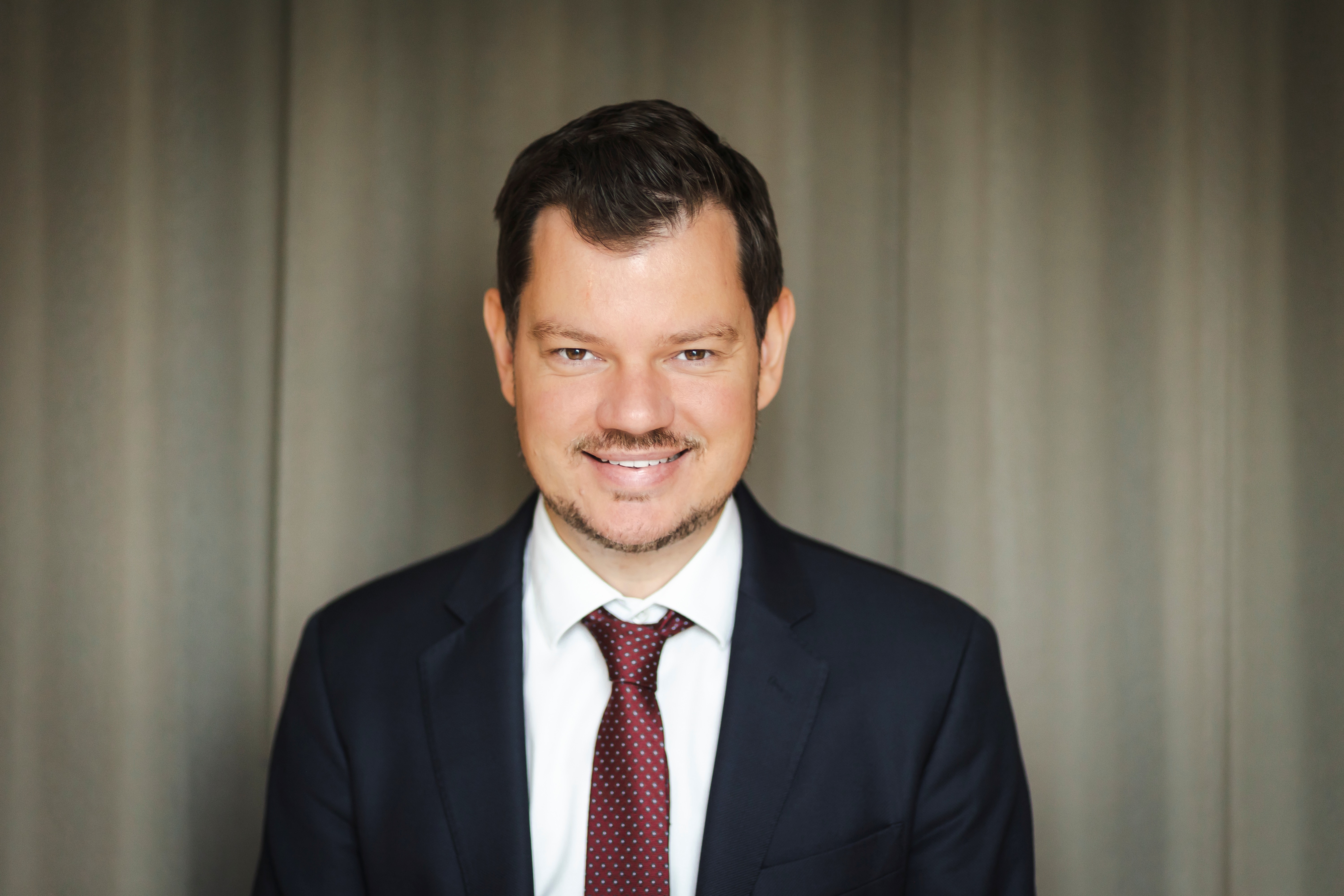 Dr. Sebastian Binder