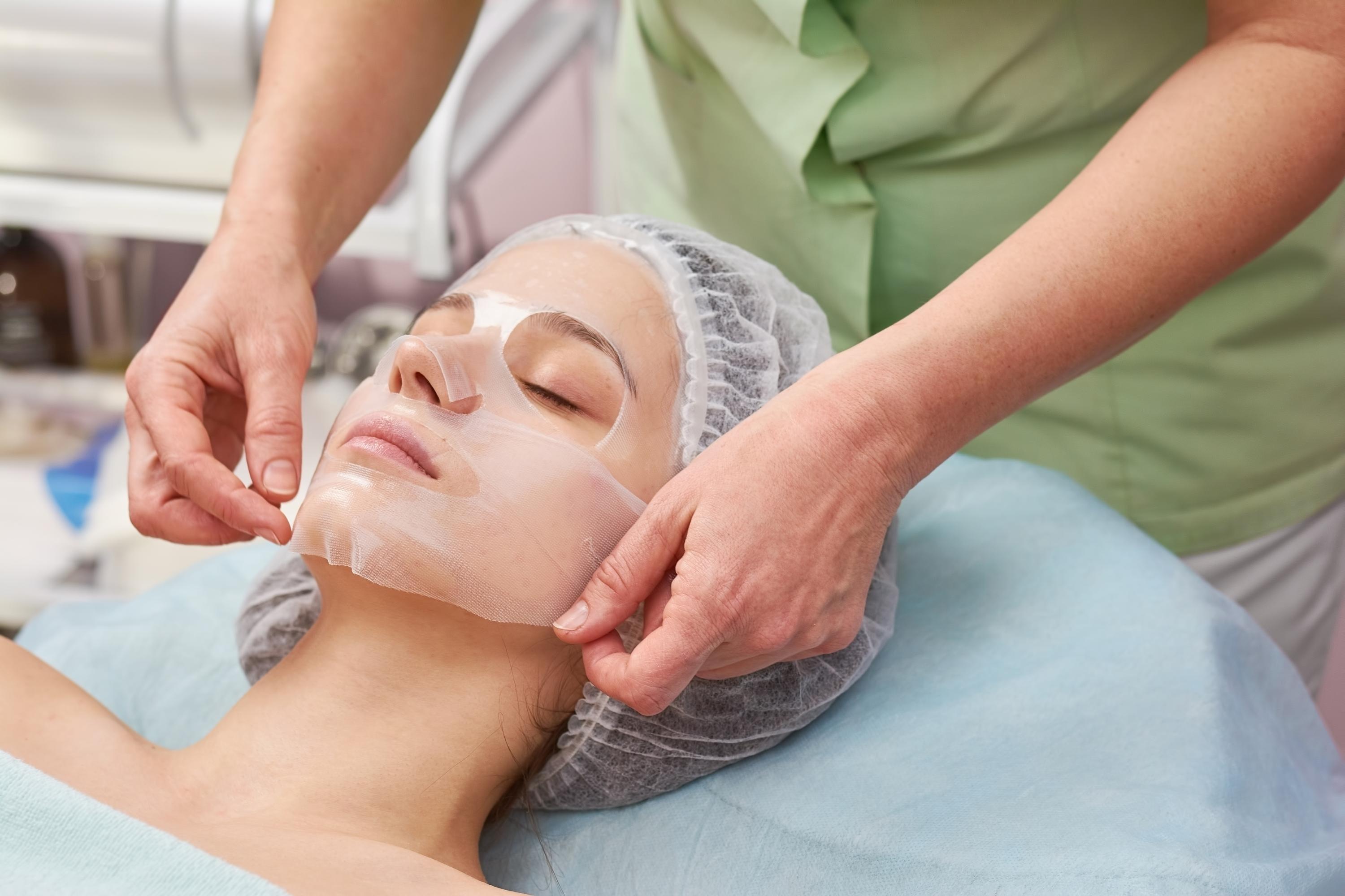 Collagen mask facial application