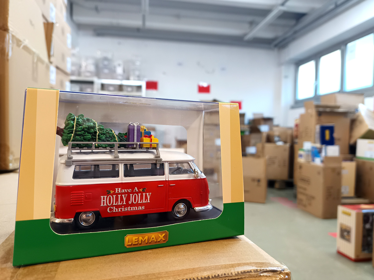 At our corporate partner, Brick Takeover GmbH, the Christmas business is in full swing – driven by a business model that grew out of a genuine passion.