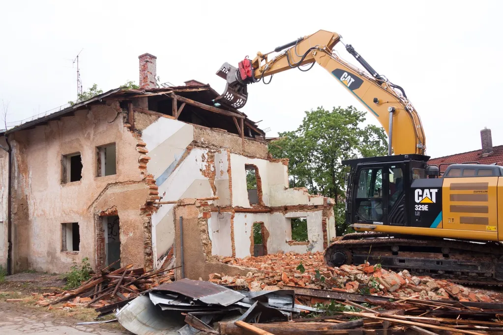 demolition-g39a3b9815_1280.webp