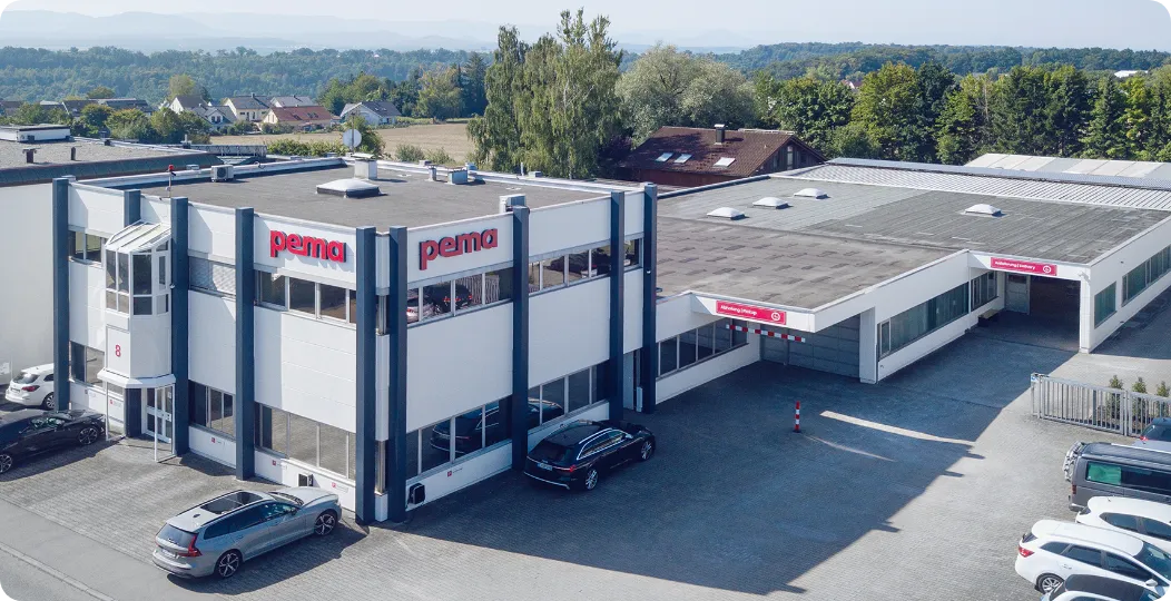 Das Gebäude der pema elektrotechnik GmbH in Wolfschlugen, Deutschland