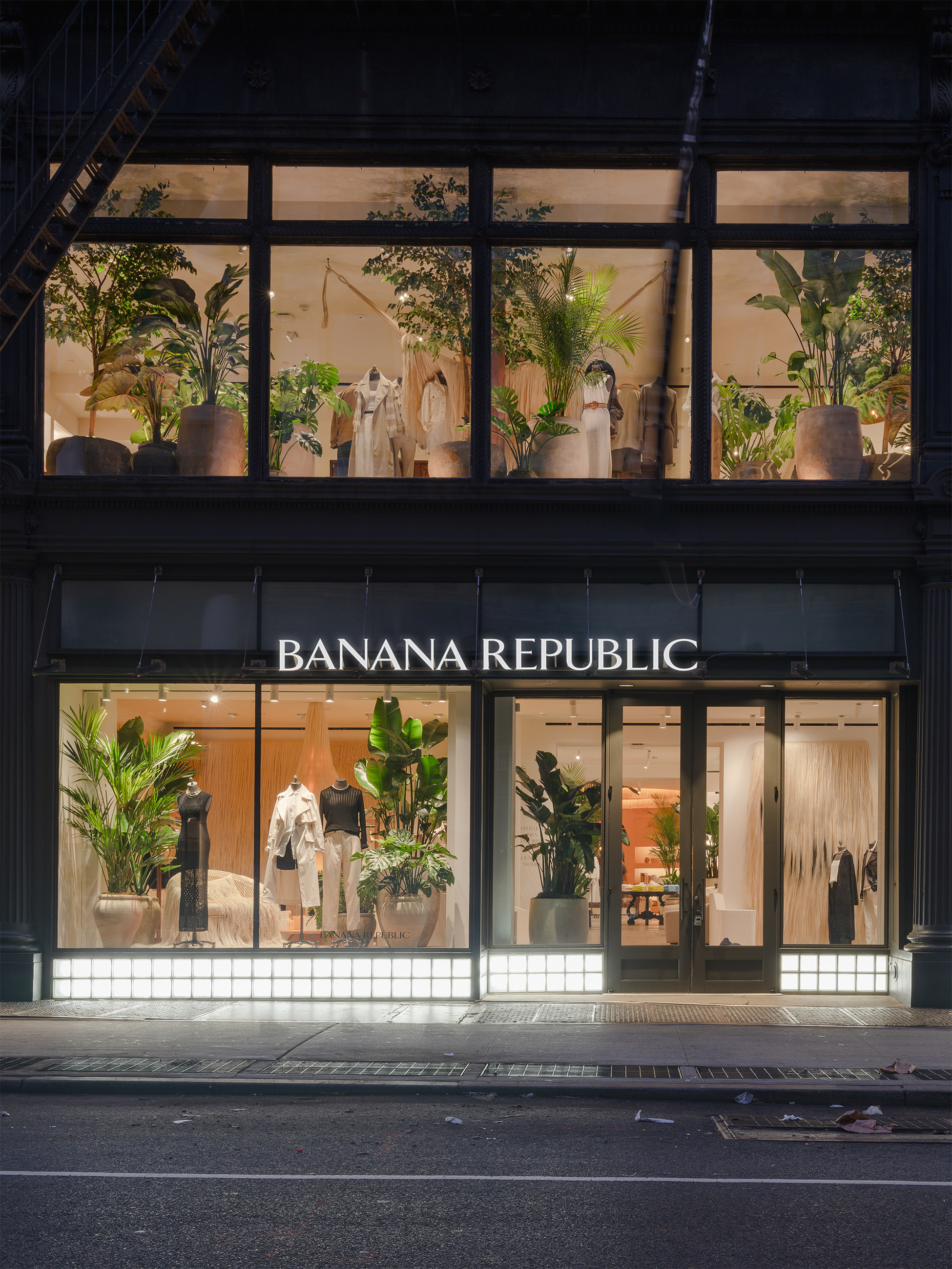 Venetian plaster and limewash by L'Forma at the Banana Republic SoHo flagship