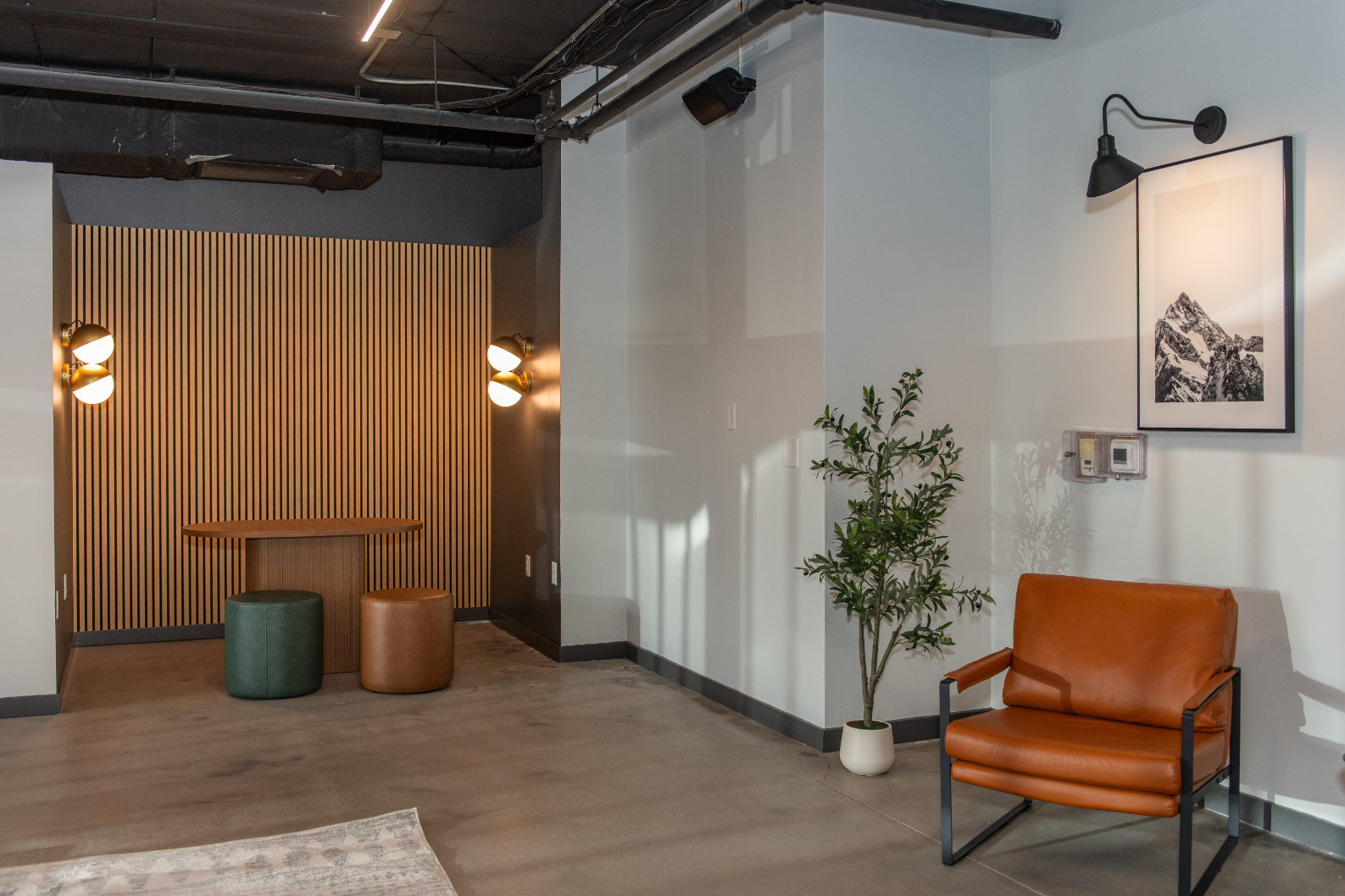 Longe with chairs