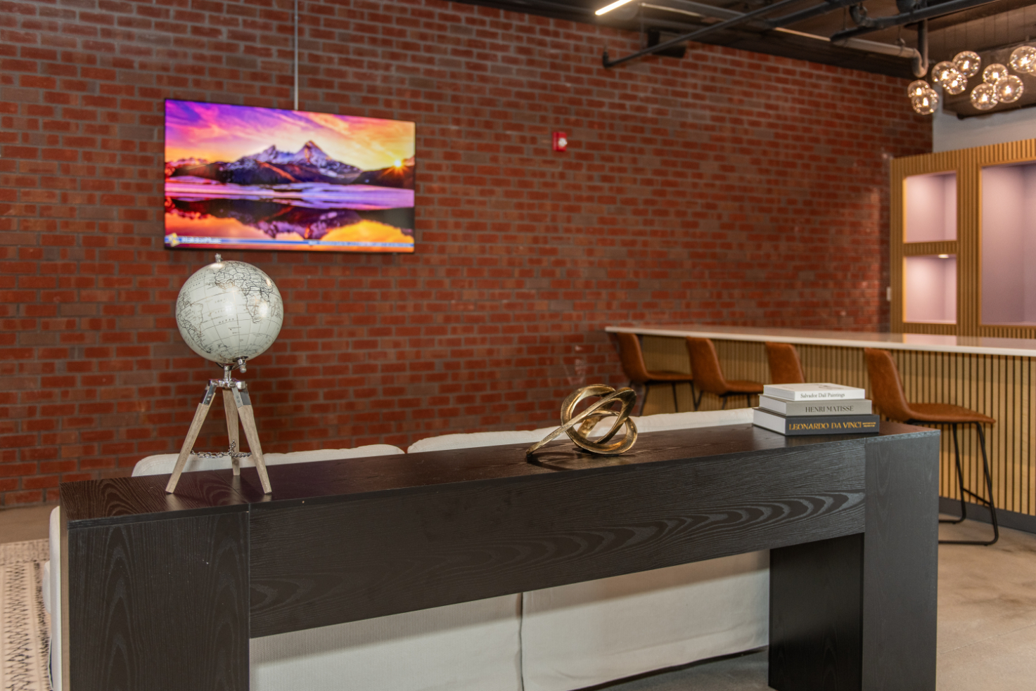 Lounge area with tv